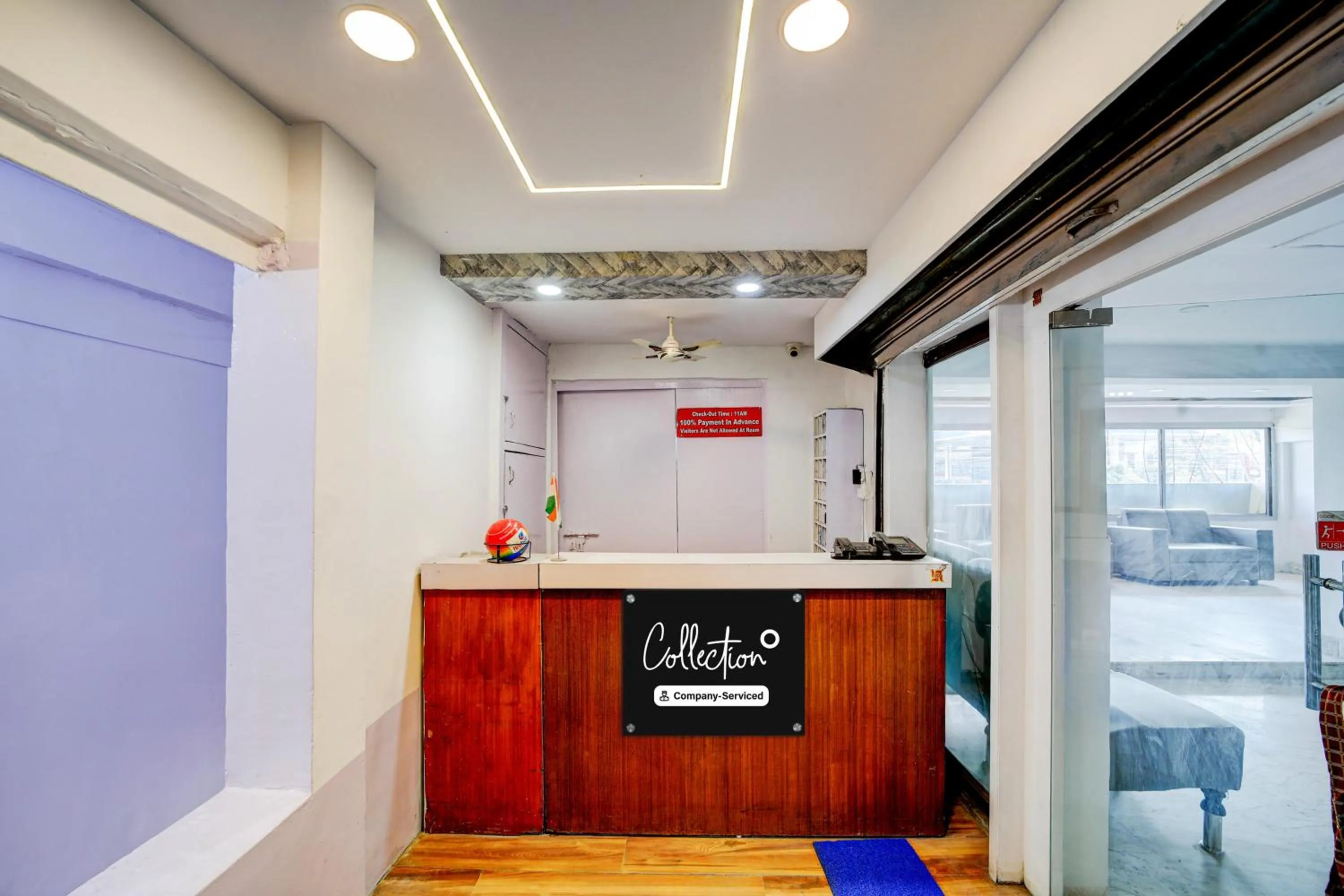 Lobby or reception in Collection O Rani Kamlapati Railway Station Formerly Silkroute Palace