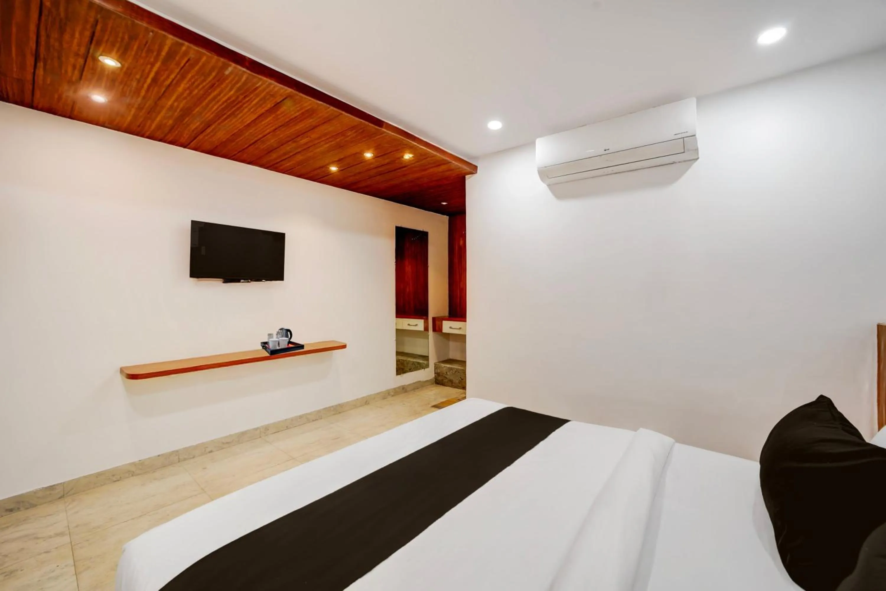 Bedroom, Bed in Collection O Rani Kamlapati Railway Station Formerly Silkroute Palace