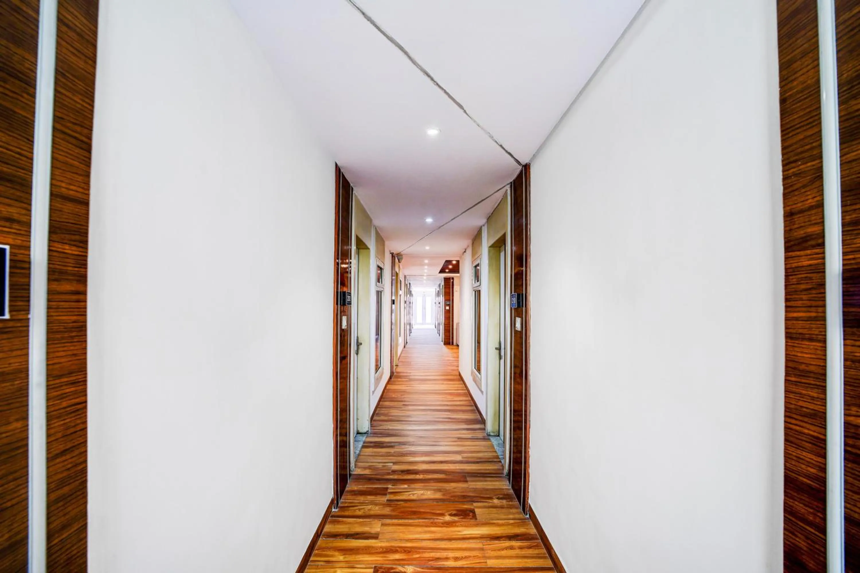 Lobby or reception in Collection O Rani Kamlapati Railway Station Formerly Silkroute Palace