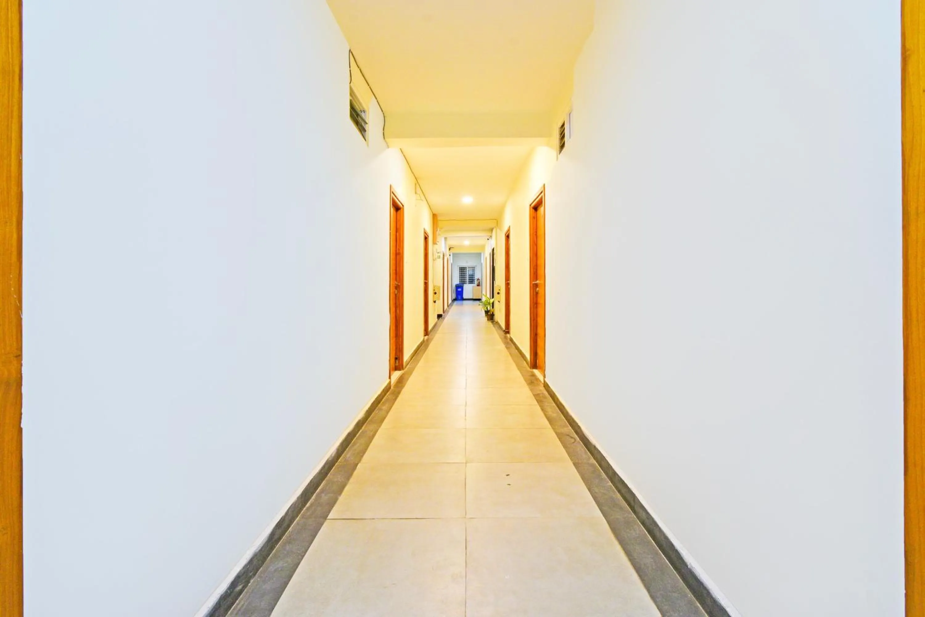 Lobby or reception in Super Townhouse Kondapur Near Botanical Garden Formerly RRR Inn