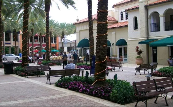 Other in TROPICAL Palm Beach 2BEDROOM2 BATHROOM FREE Valet OutdoorPOOL Beach Garden