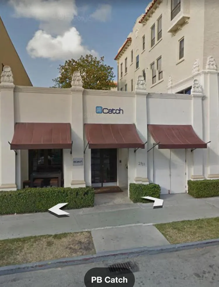 TROPICAL Palm Beach 2BEDROOM2 BATHROOM FREE Valet OutdoorPOOL Beach Garden