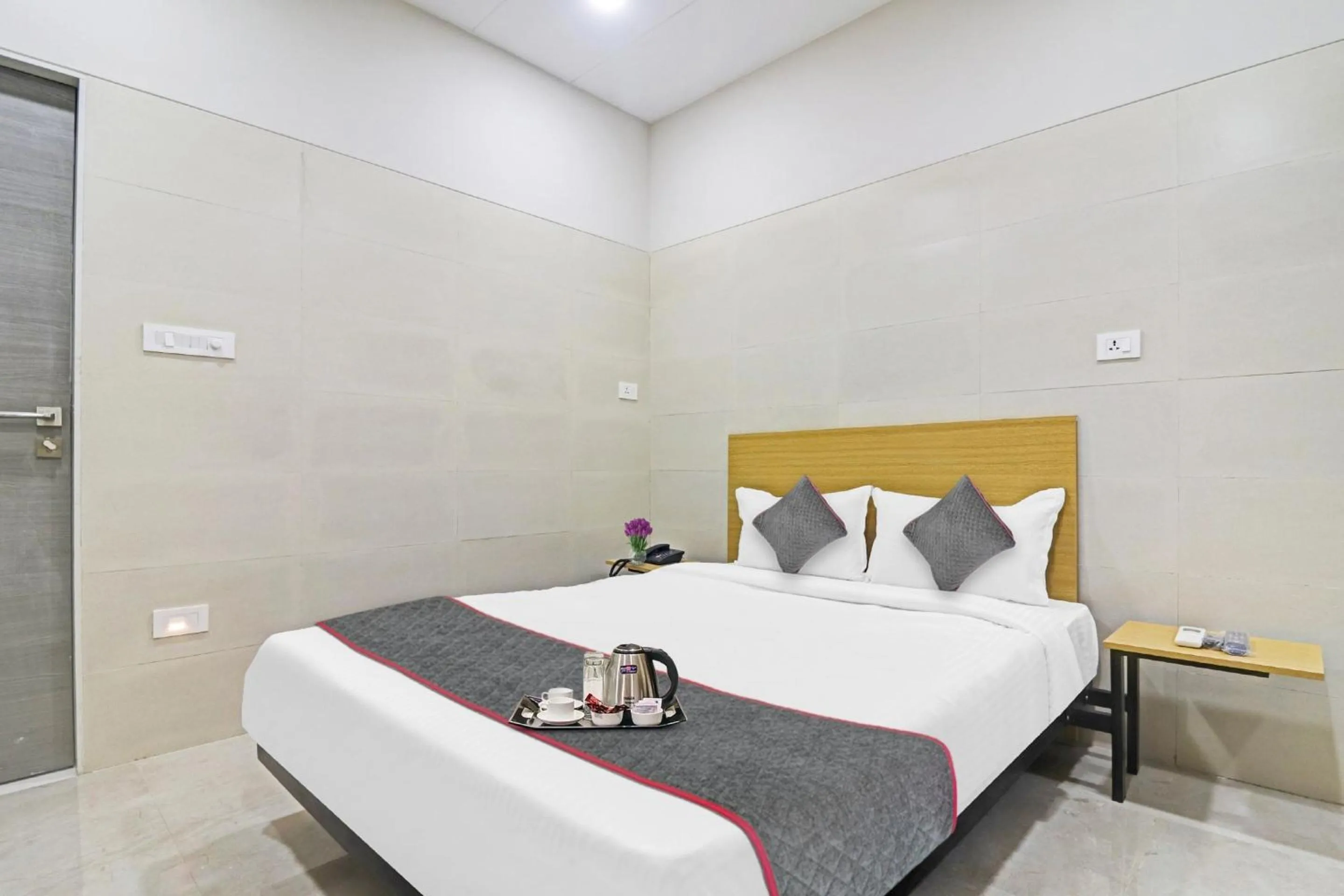 Bedroom, Bed in Townhouse Ameerpet