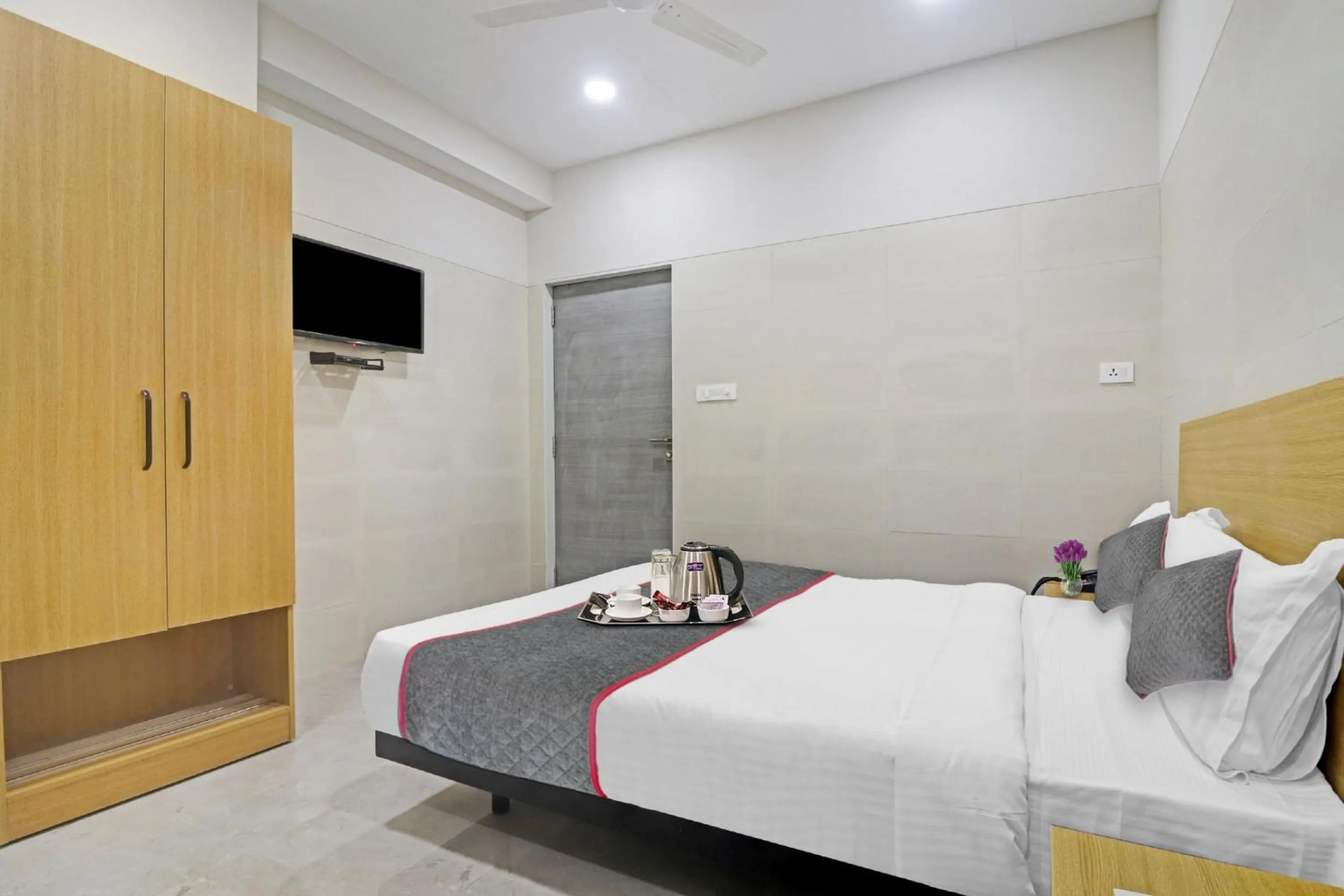 Bedroom, Bed in Townhouse Ameerpet