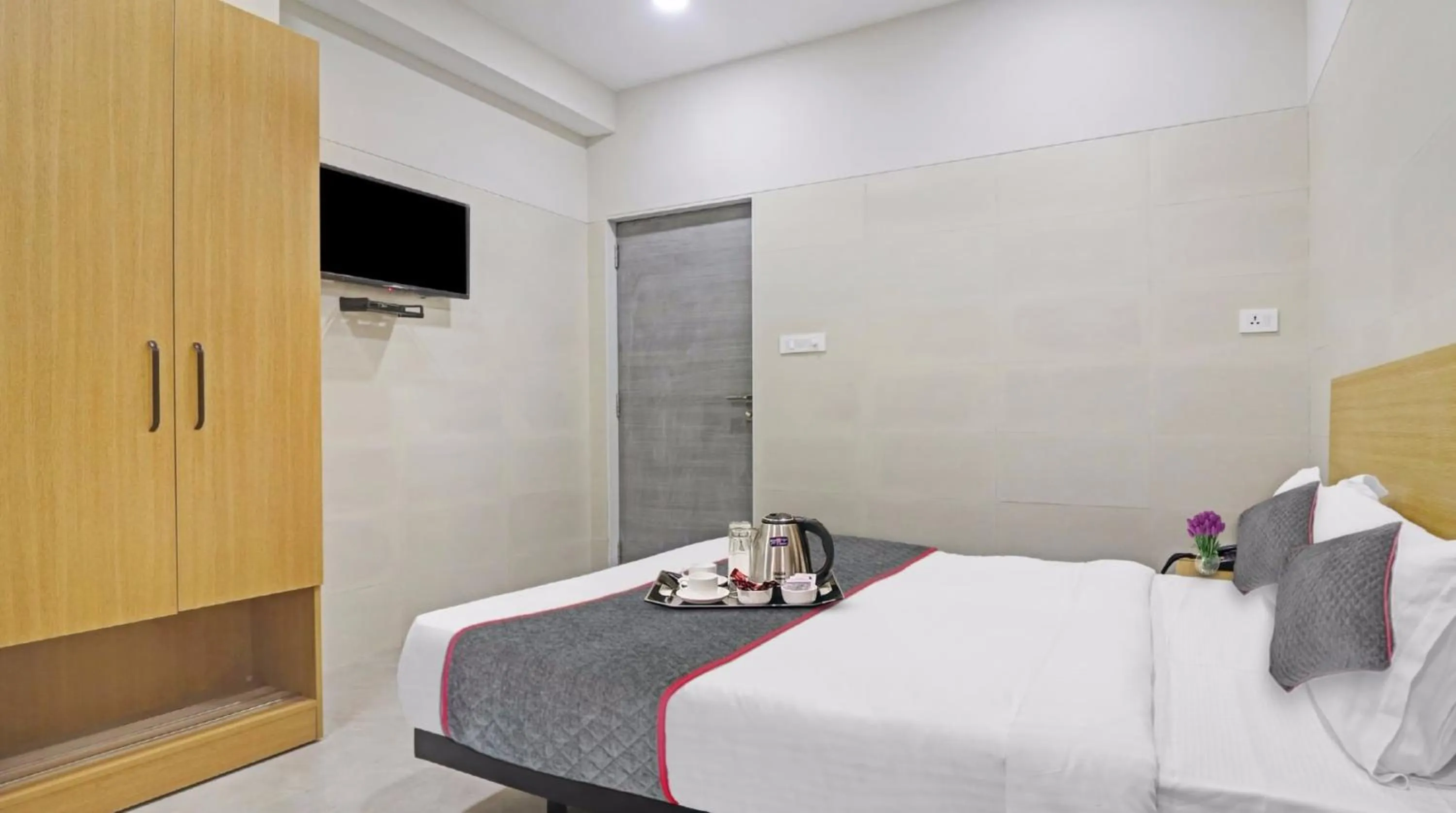 Facade/entrance, Bed in Townhouse Ameerpet
