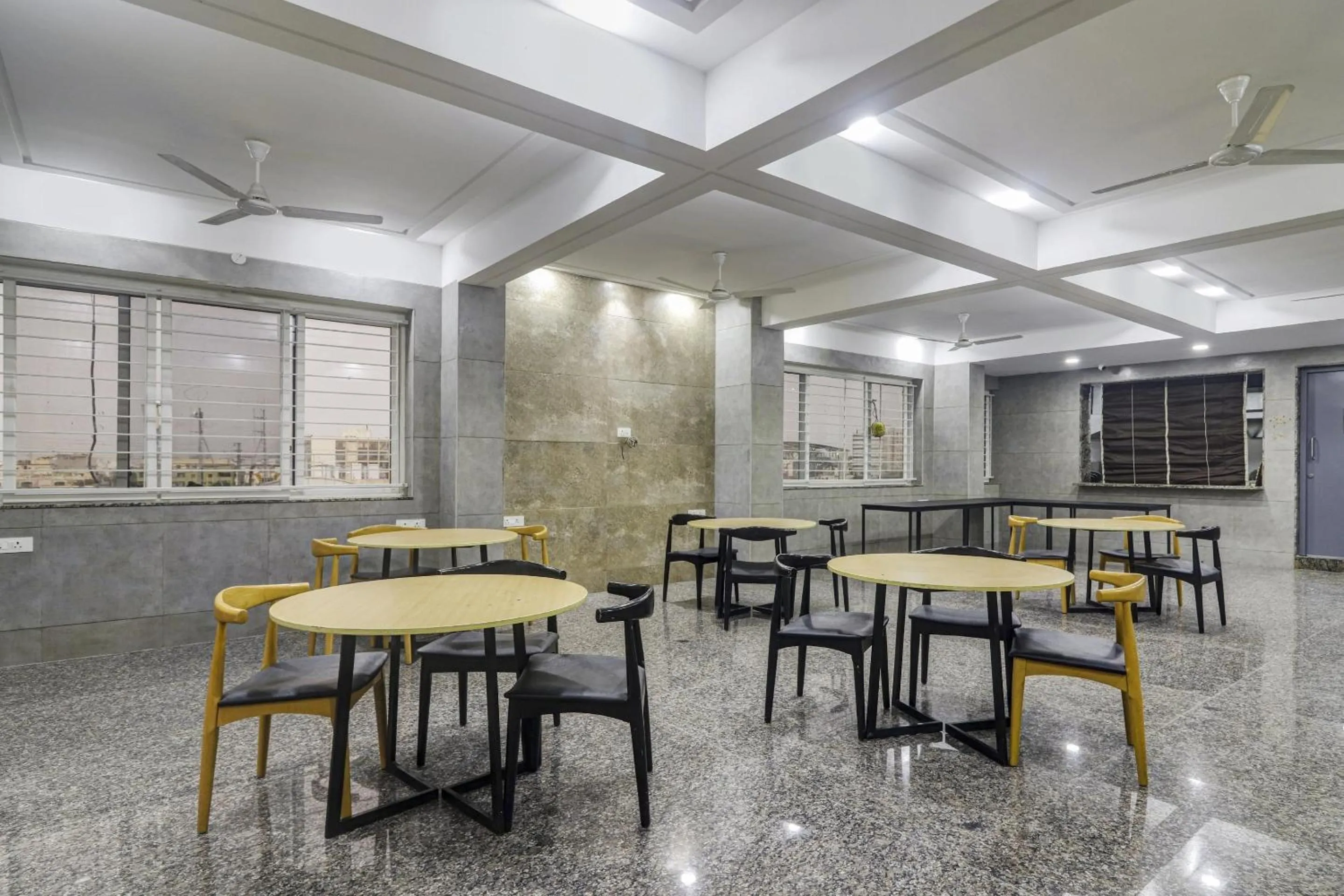 Restaurant/places to eat in Townhouse Ameerpet