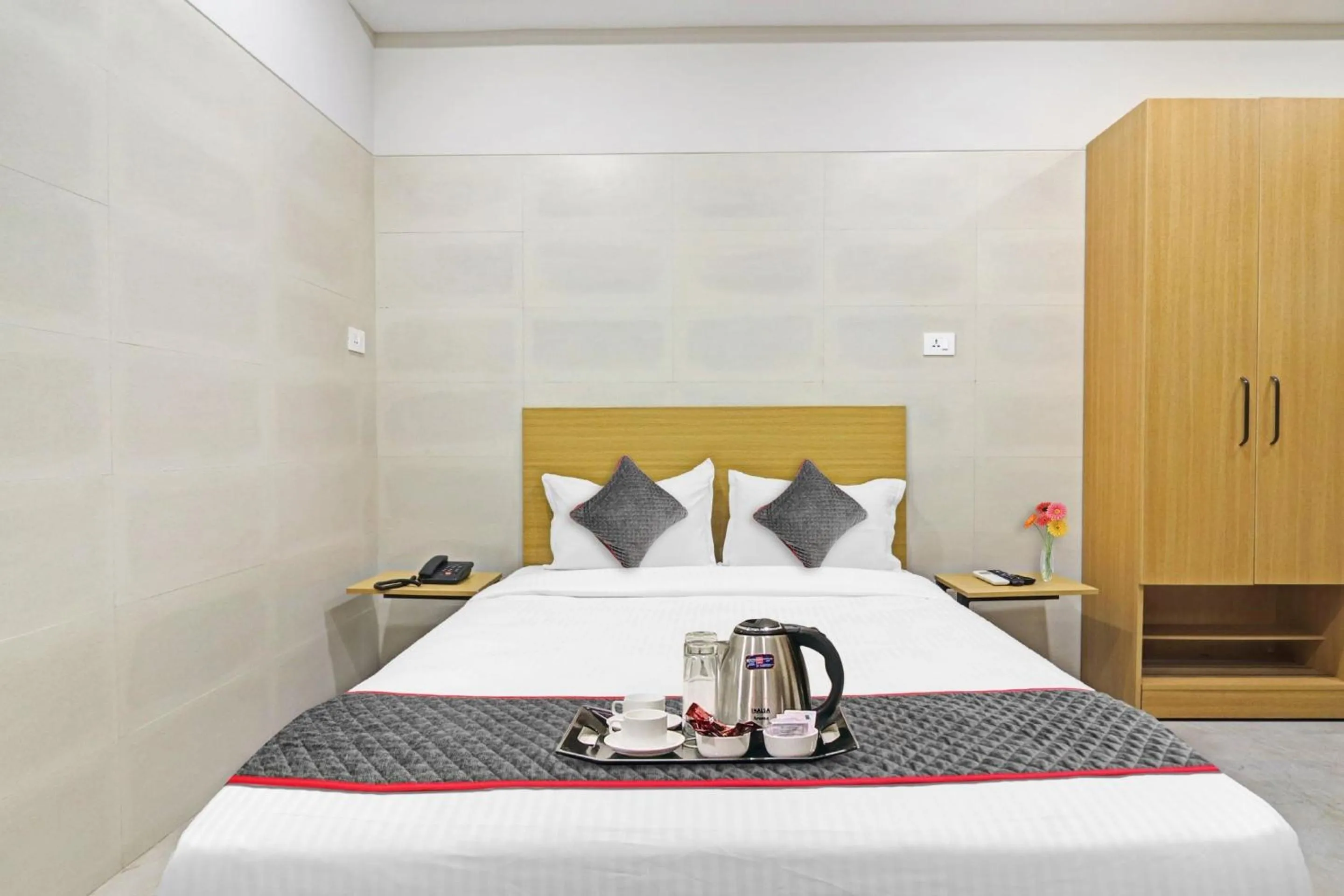 Bedroom, Bed in Townhouse Ameerpet