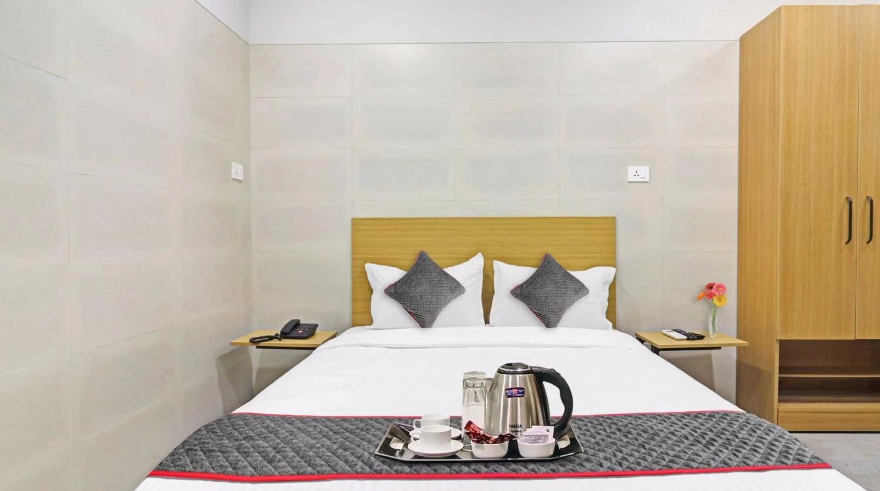 Bedroom, Bed in Townhouse Ameerpet