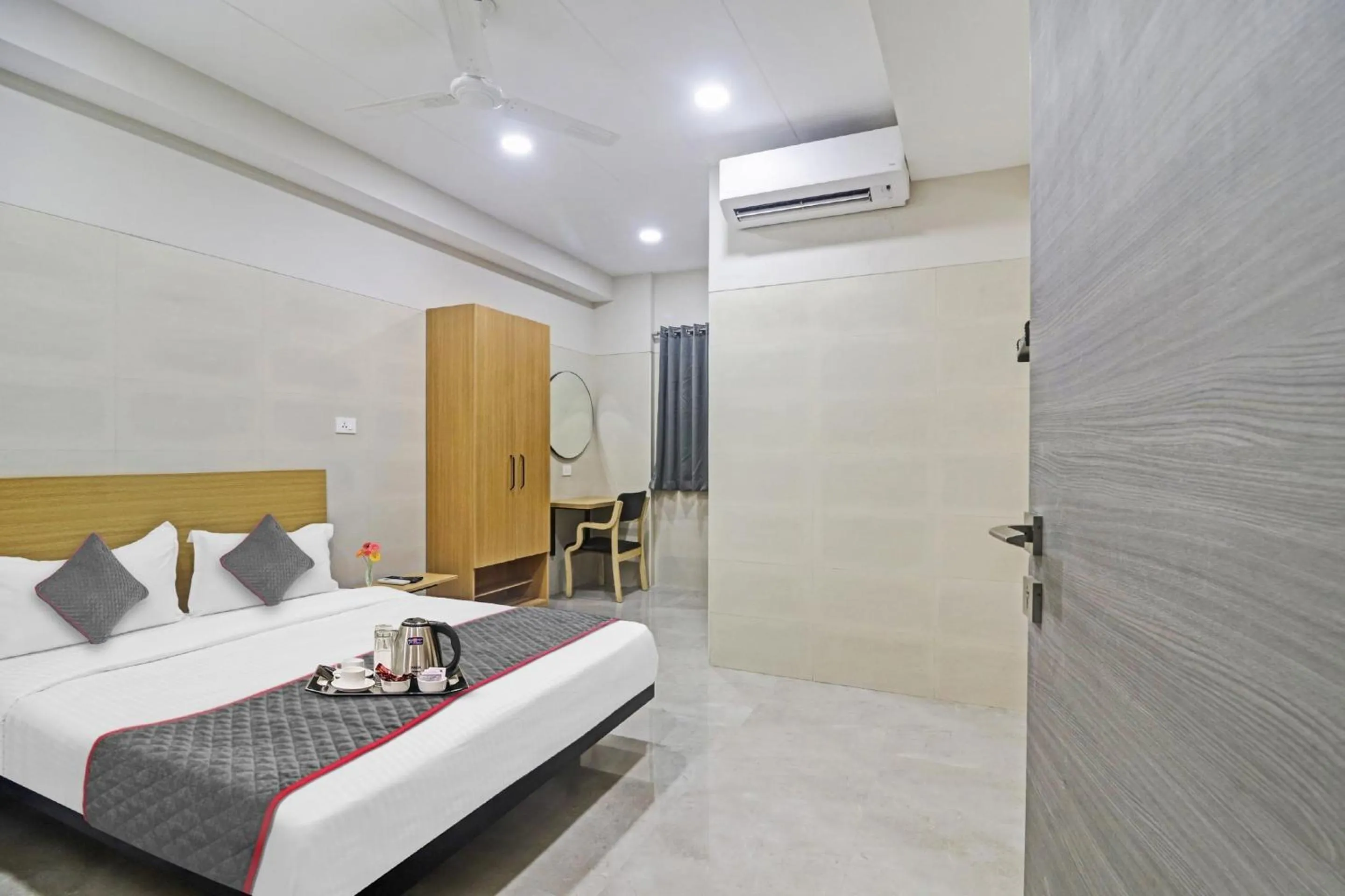 Bedroom, Bed in Townhouse Ameerpet