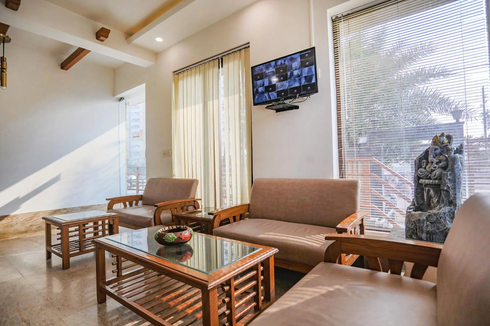 Seating area in FabHotel The Horizon