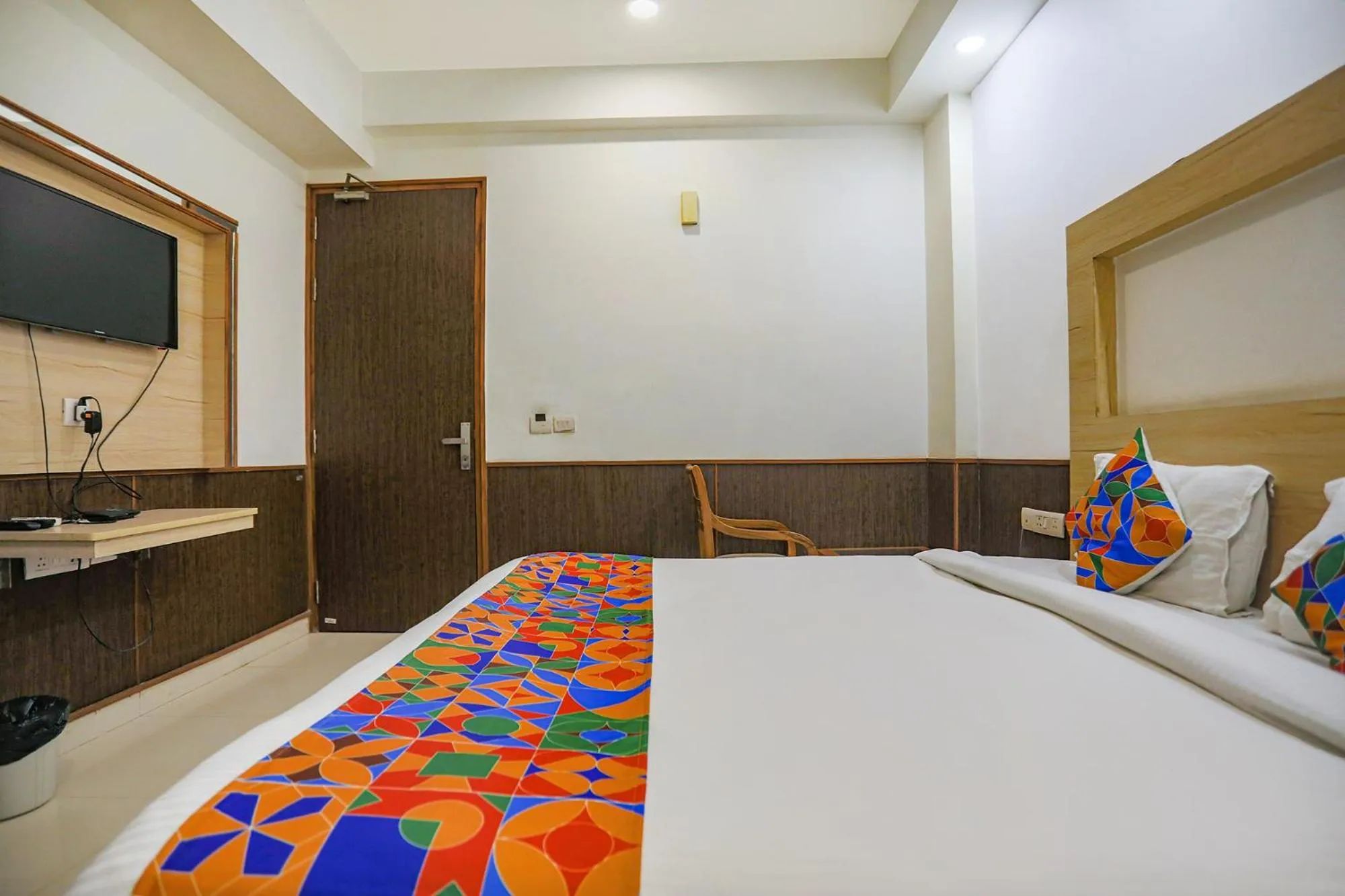 TV and multimedia, Bed in FabHotel The Horizon