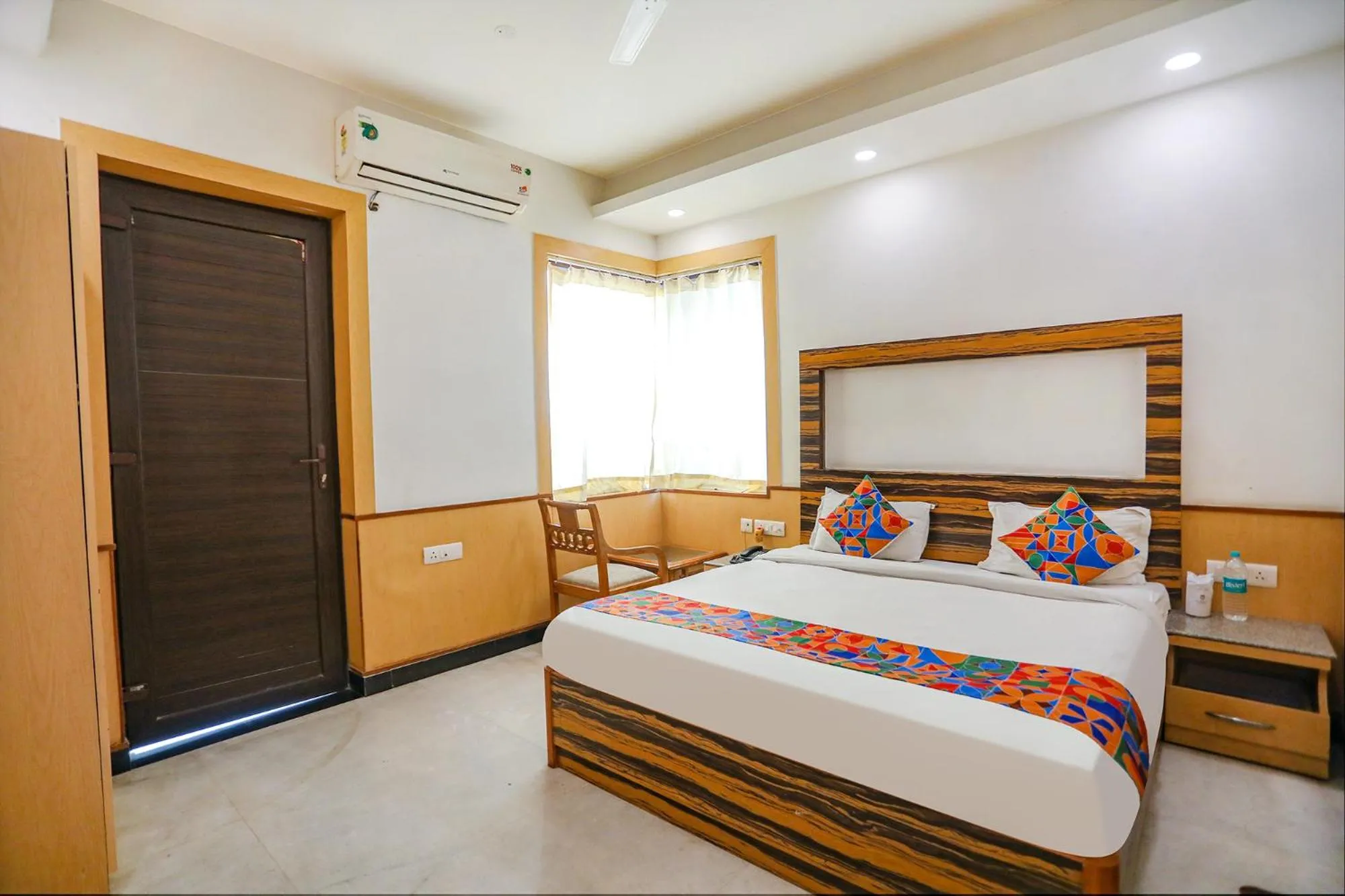 Photo of the whole room, Bed in FabHotel The Horizon