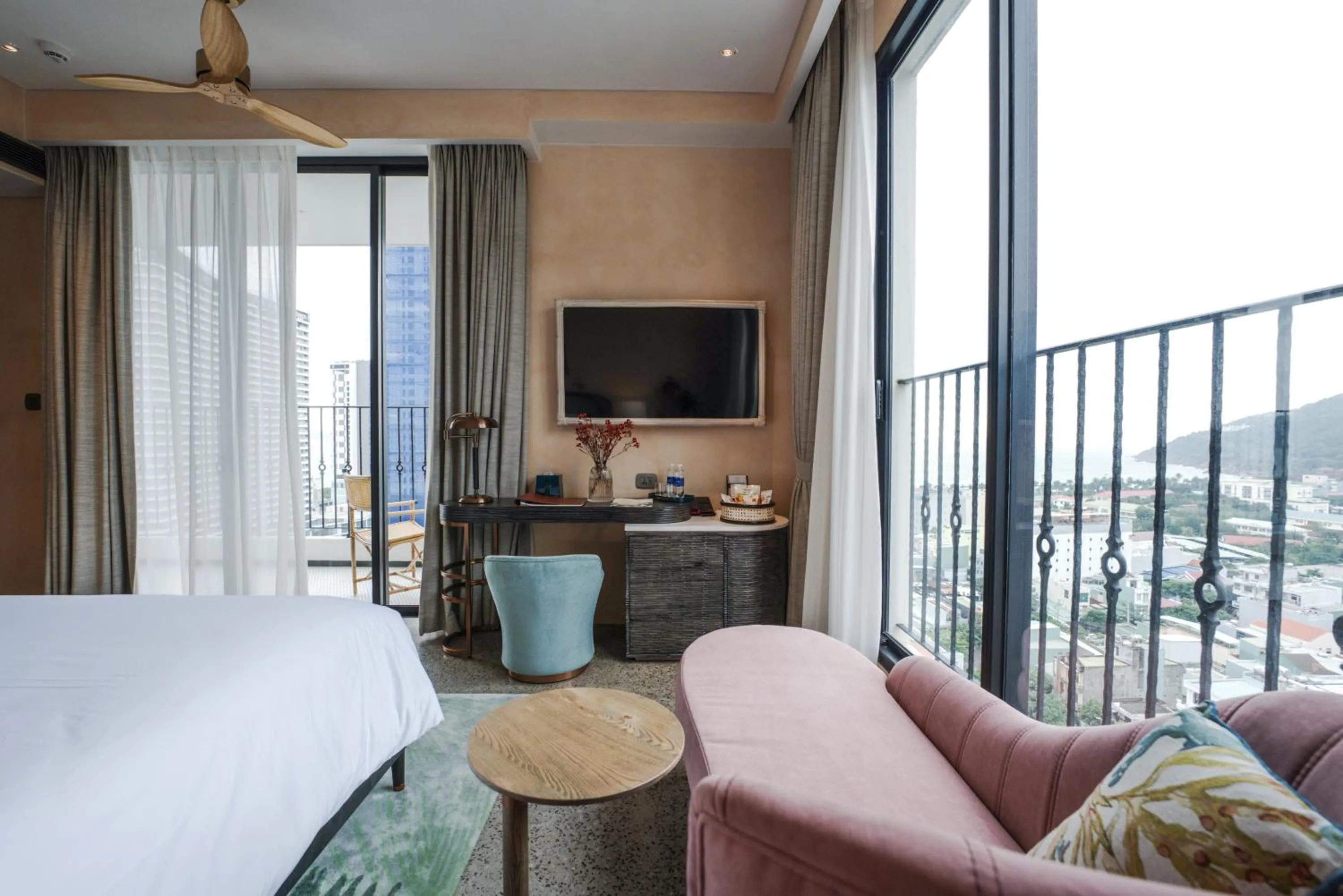 Bed in L'amor Boutique Hotel Quy Nhơn