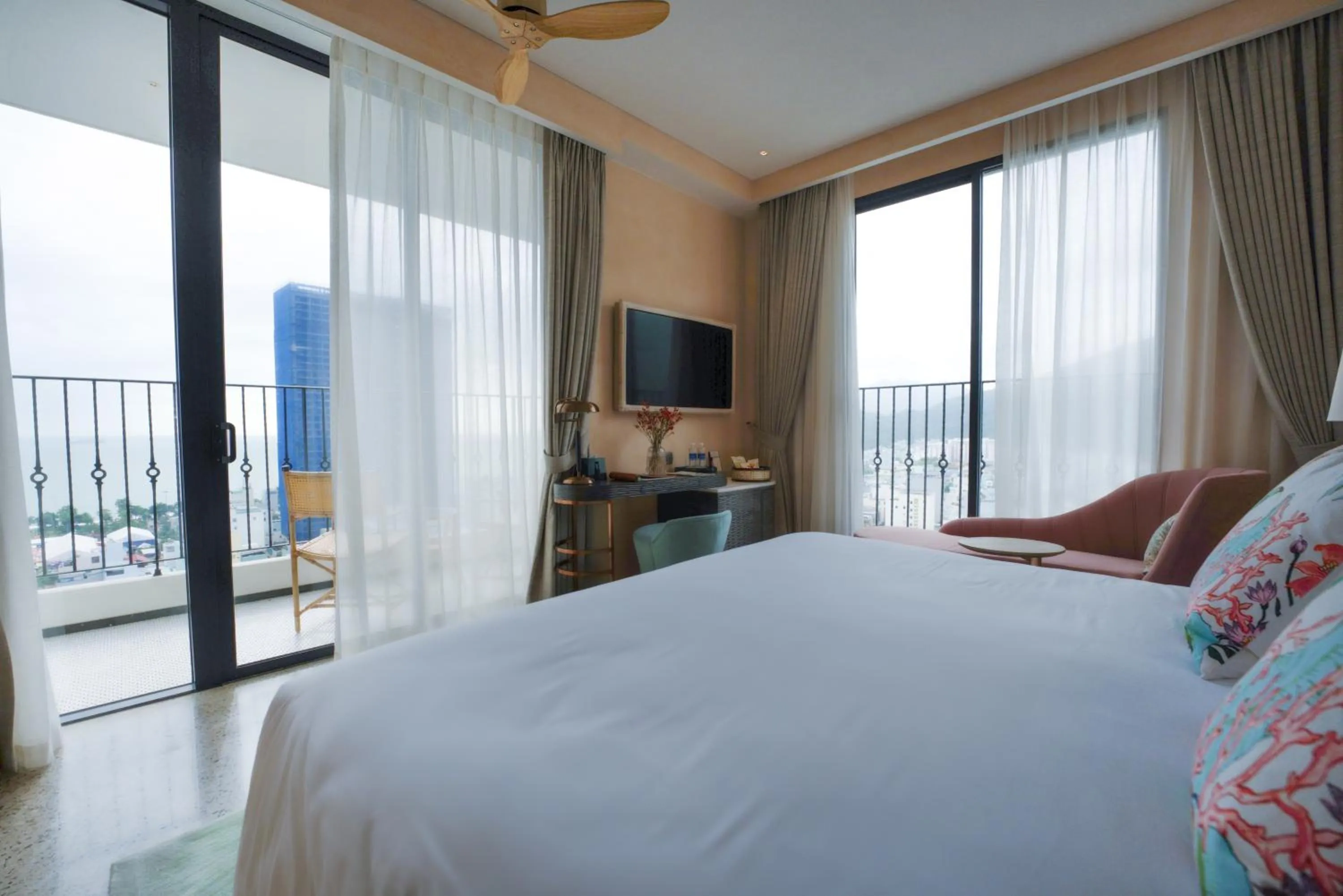Sea view, Bed in L'amor Boutique Hotel Quy Nhơn