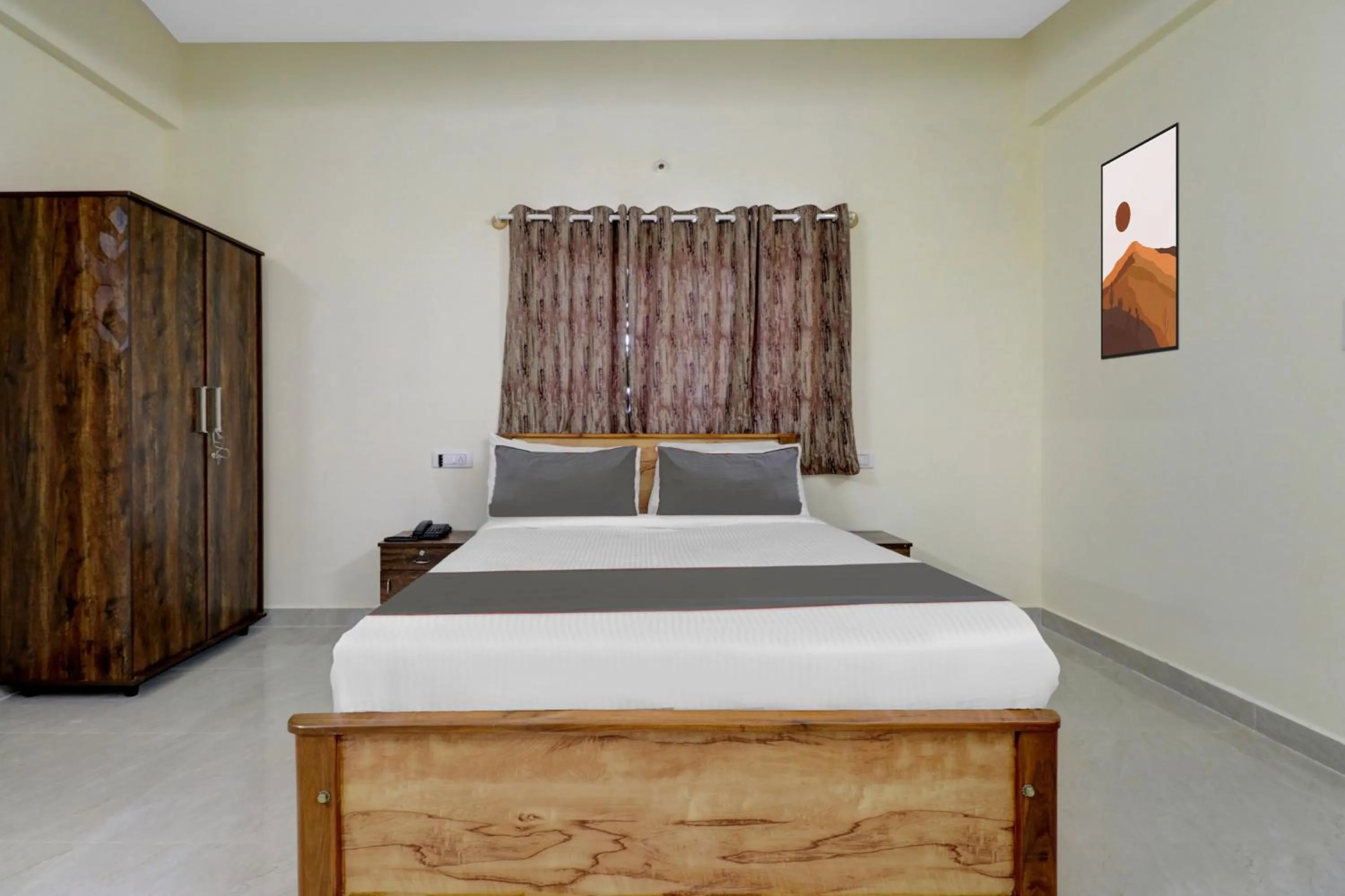 Bedroom, Bed in Hotel O Manyata Palace