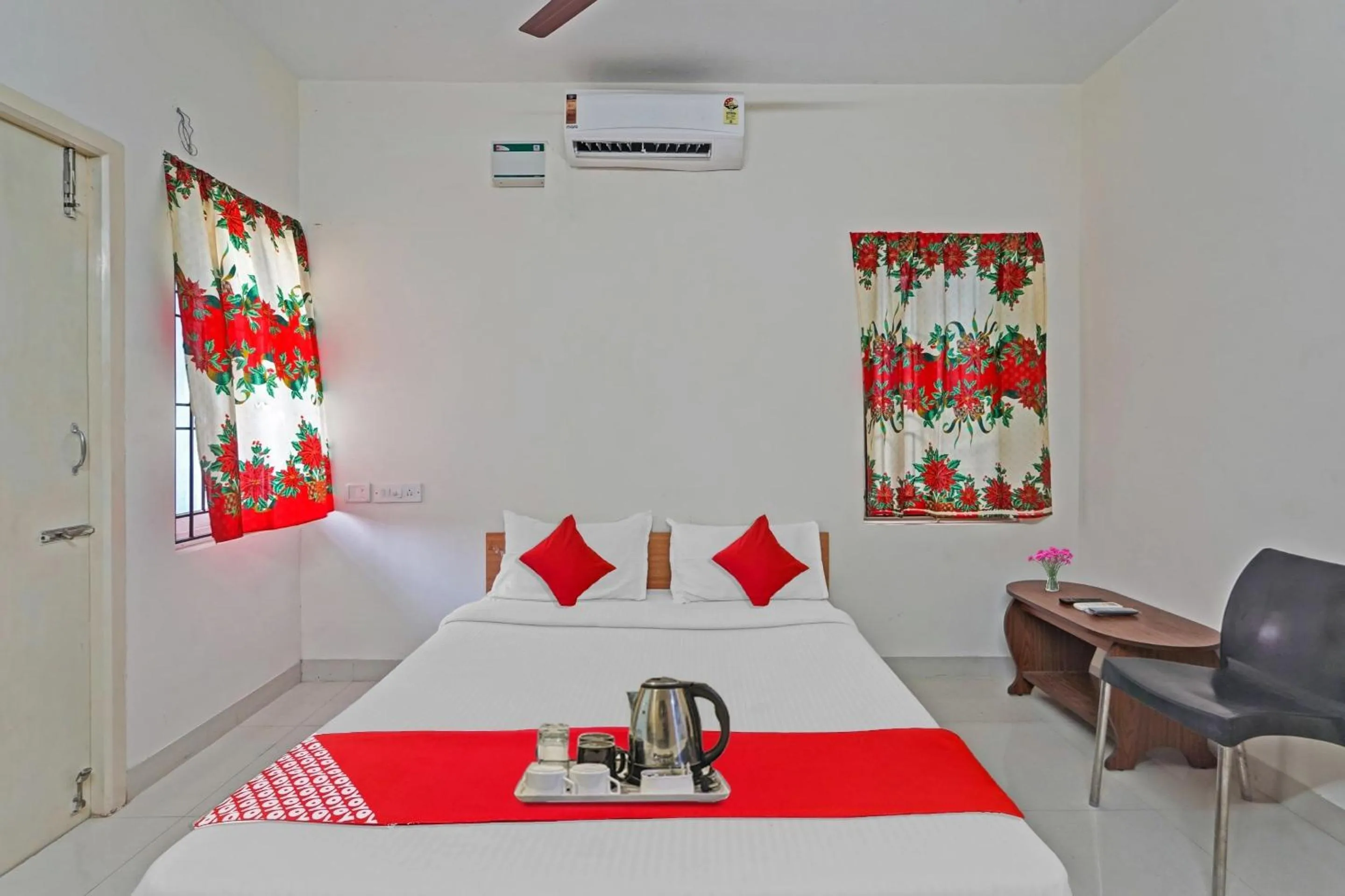 Bedroom in HOTEL O J2 SERVICE APARTMENT