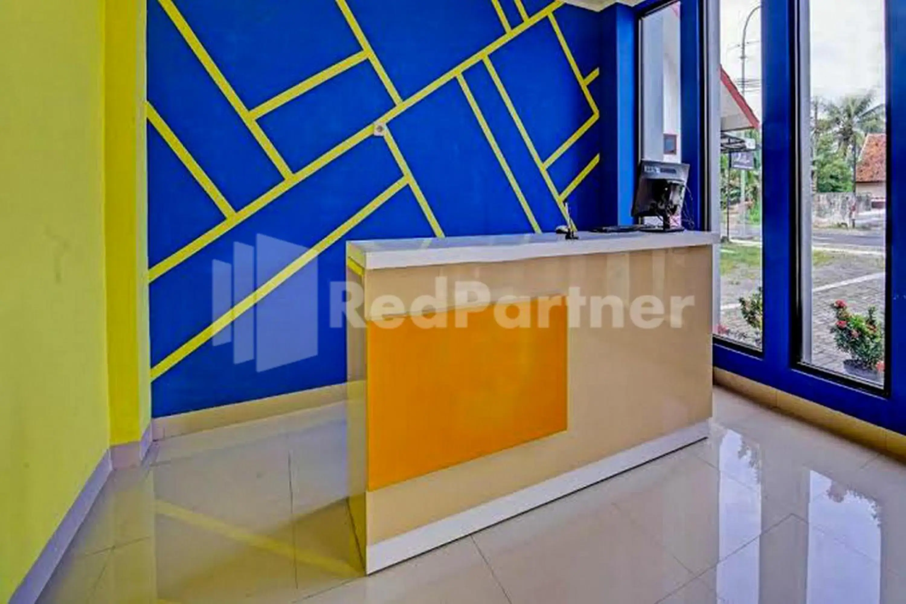 Lobby or reception in Hotel Andono near YIA Mitra RedDoorz Lobby or reception in Hotel Andono near YIA Mitra RedDoorz