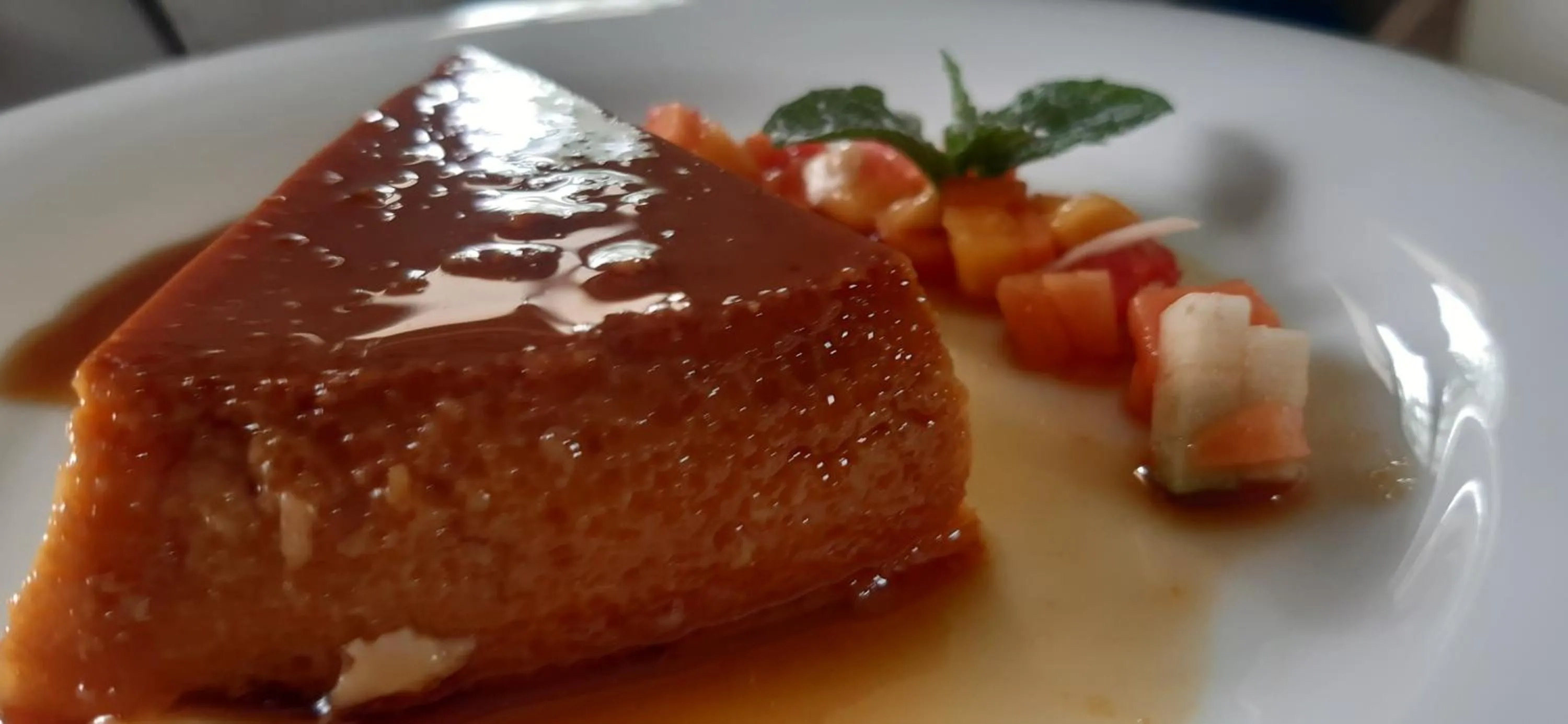 Restaurant/places to eat in Sky Lodge