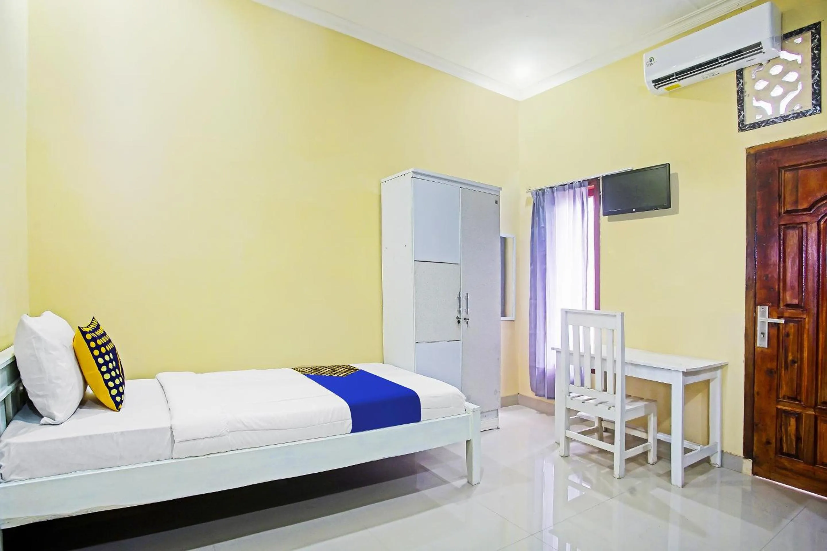 Bedroom, Bed in OYO Life 91306 Bae Homestay Syariah