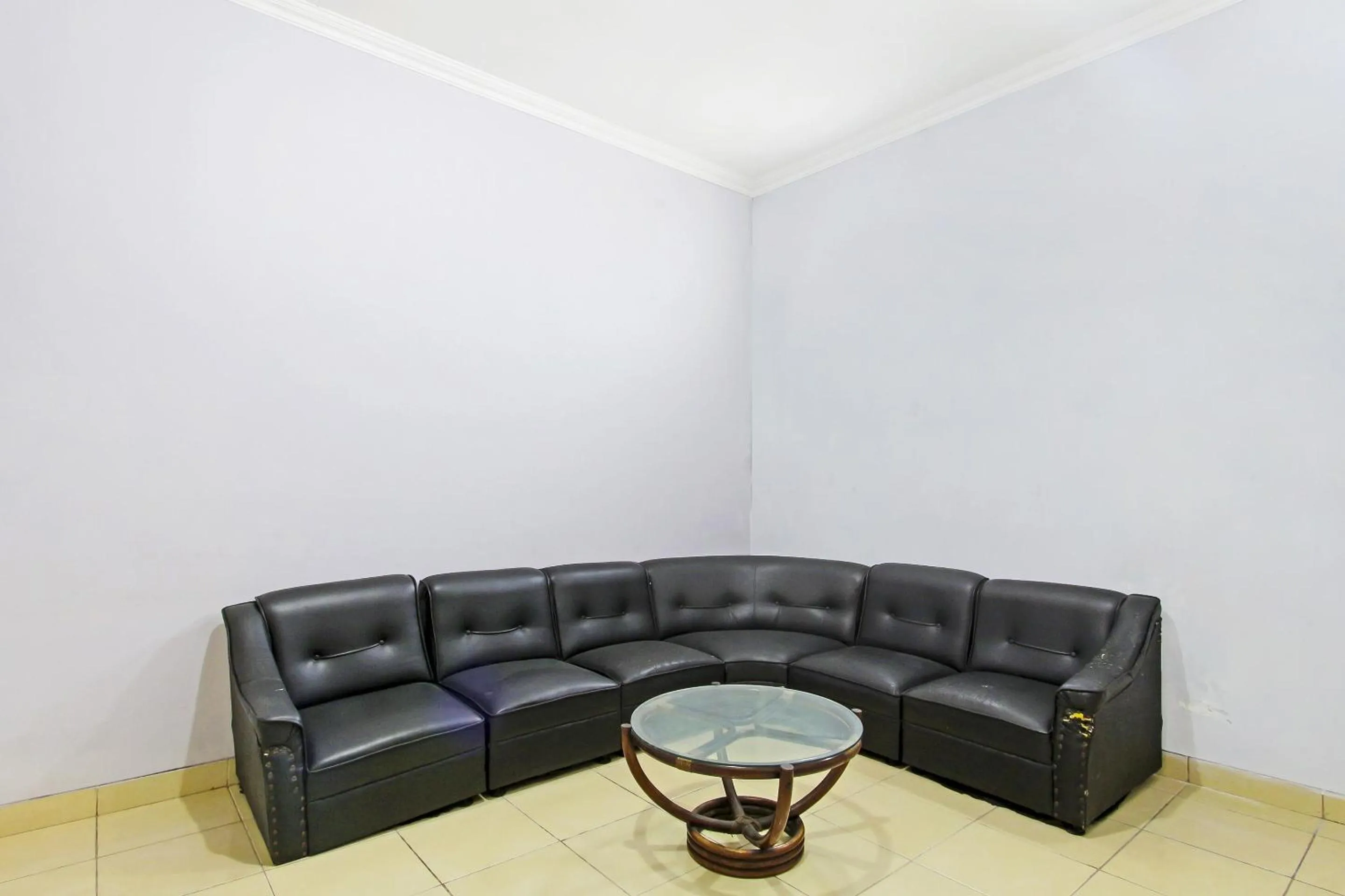 Lobby or reception in Hotel O Homestay Al Maidah