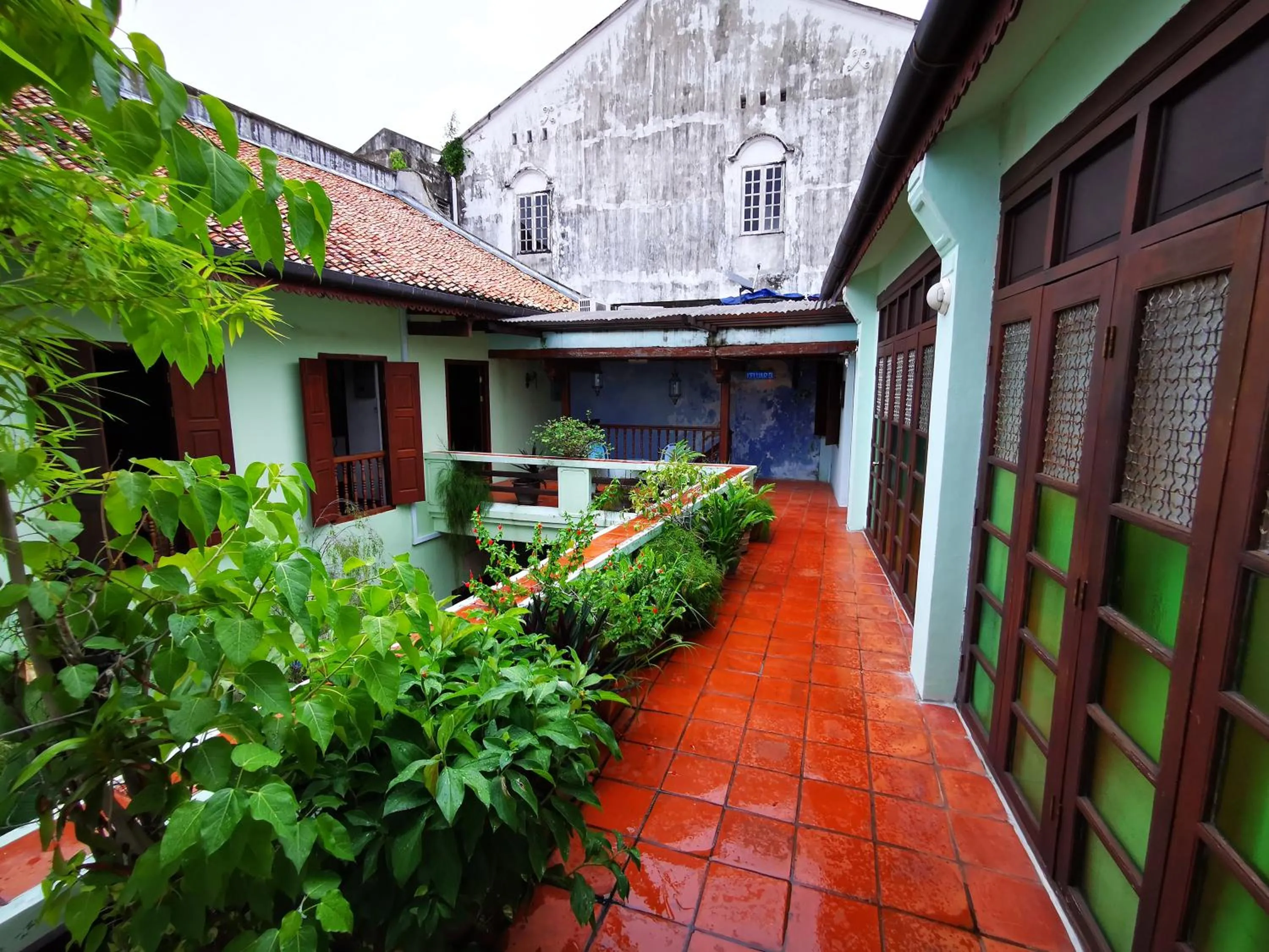 Balcony/Terrace in East Indies Mansion