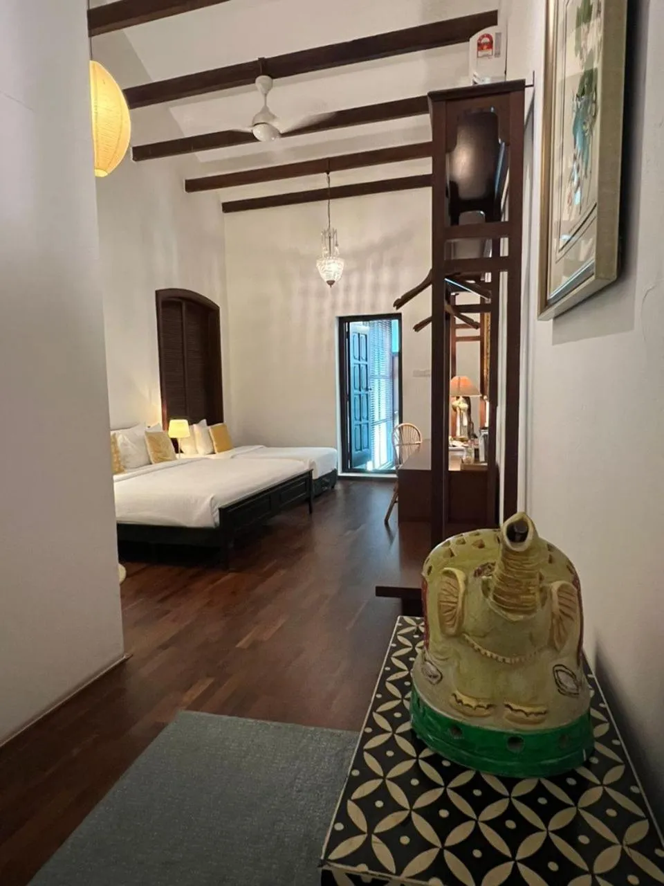 Photo of the whole room, Bed in East Indies Mansion