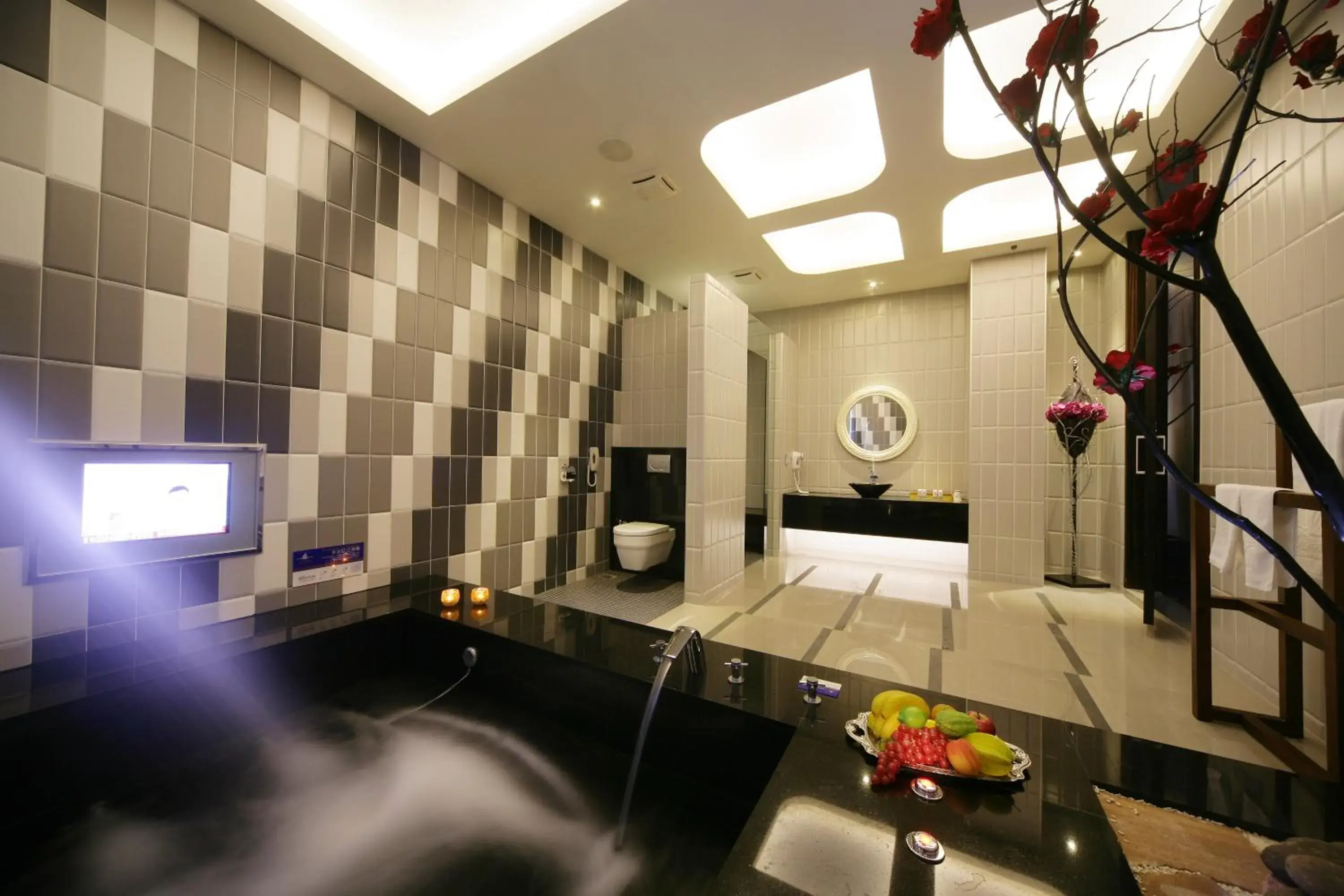 Shower, Bed in Dubai Villa Motel