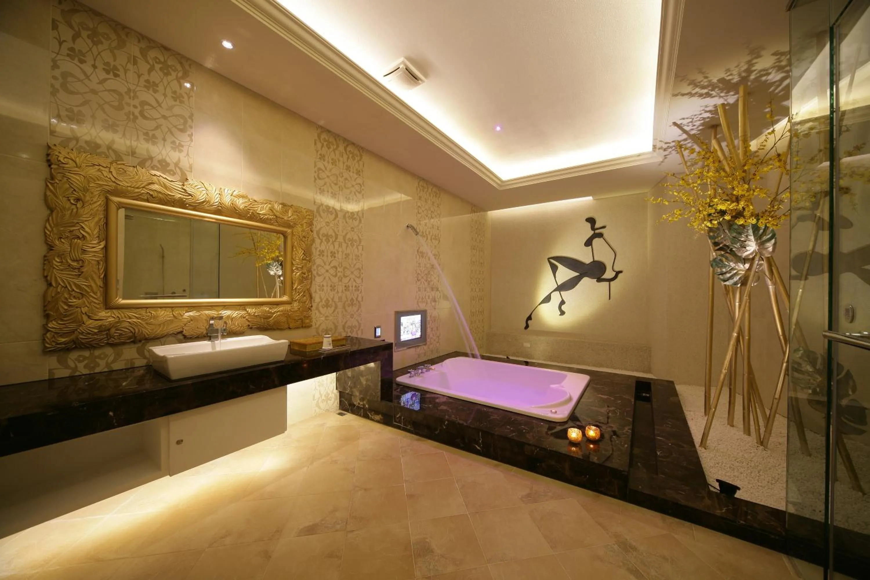 Shower in Dubai Villa Motel