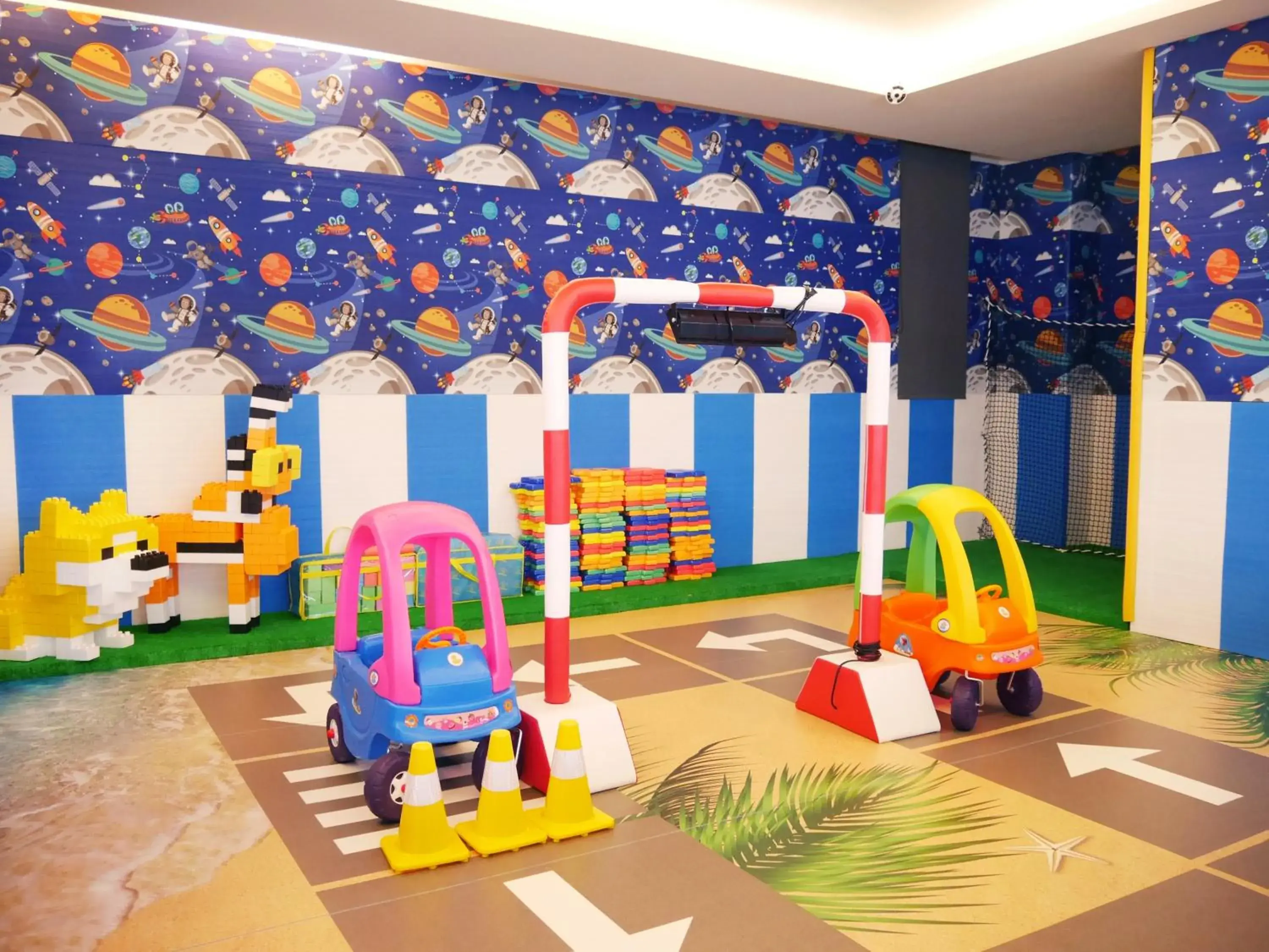 Children play ground, Kid's Club in Dubai Villa Motel