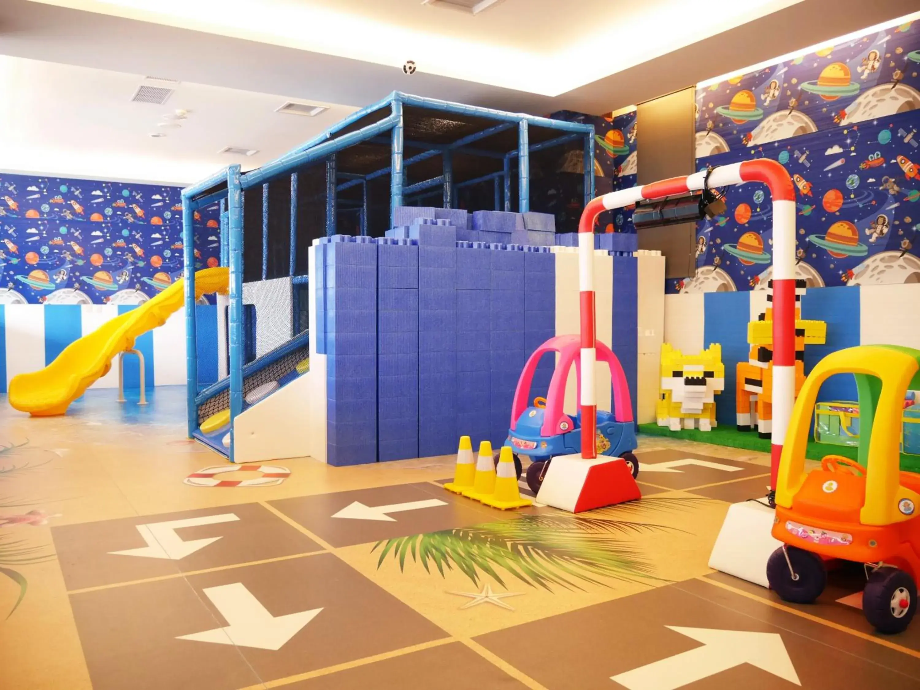 Children play ground, Kid's Club in Dubai Villa Motel