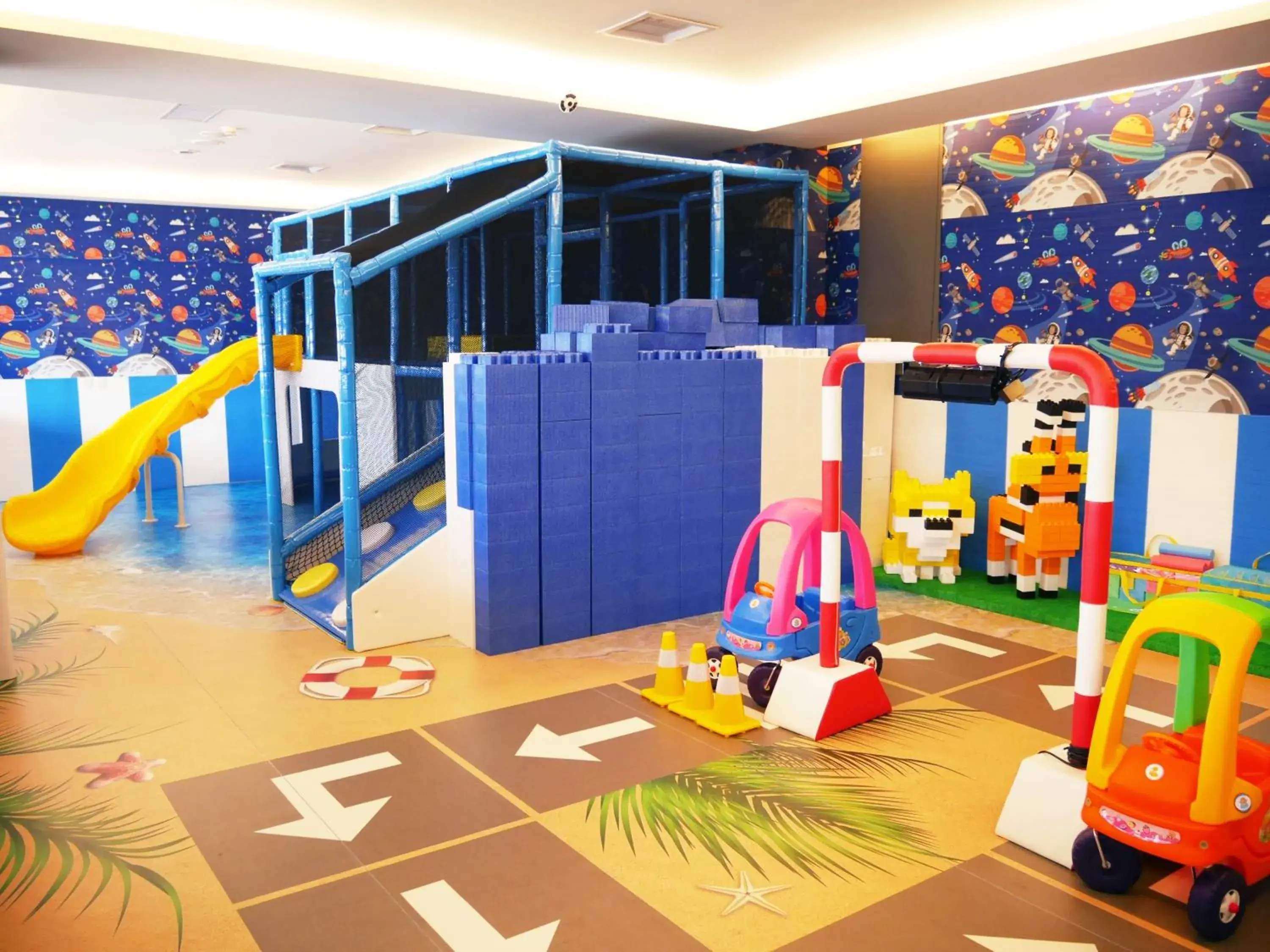 Children play ground, Kid's Club in Dubai Villa Motel