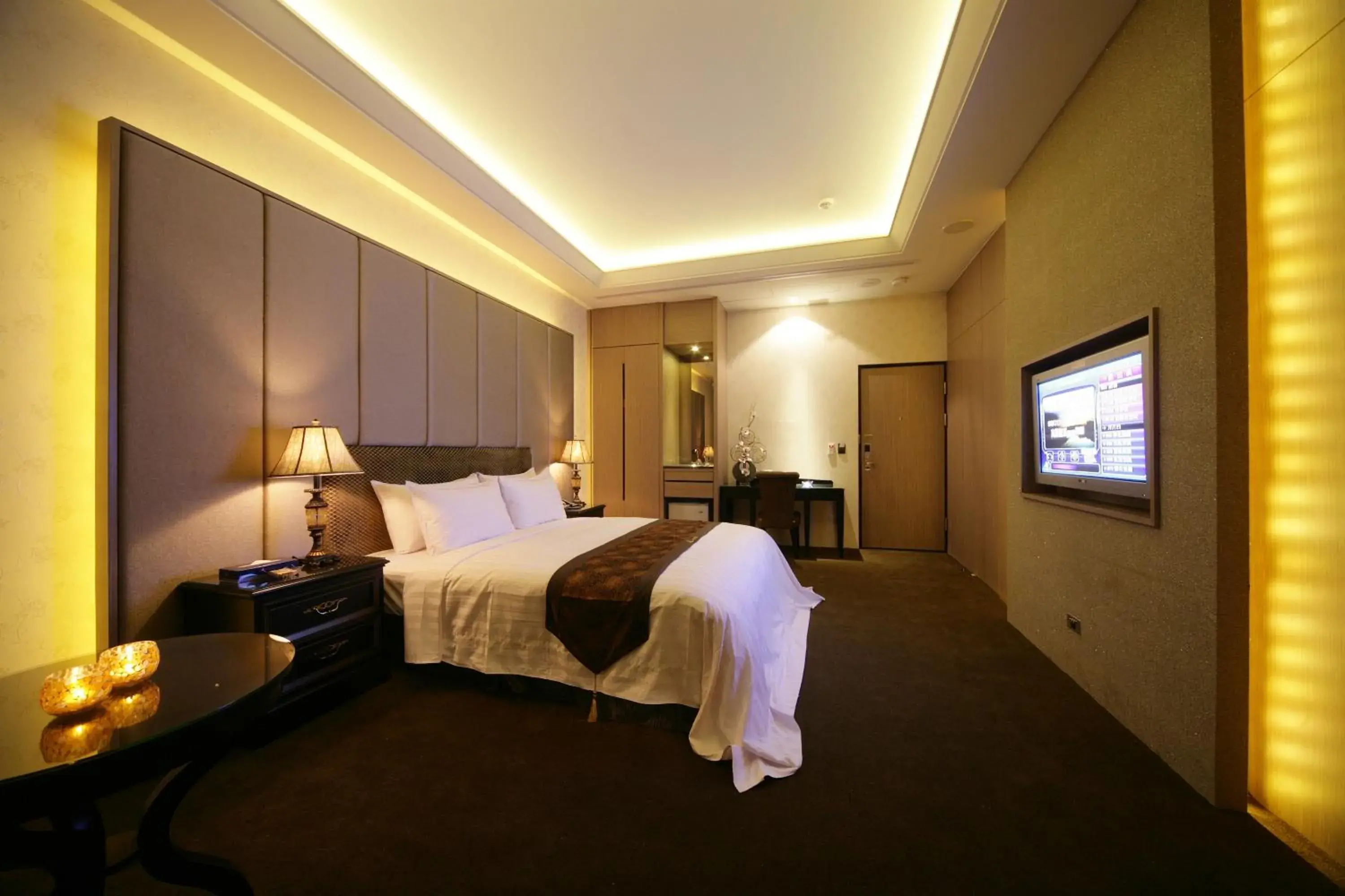 Photo of the whole room, Bed in Dubai Villa Motel