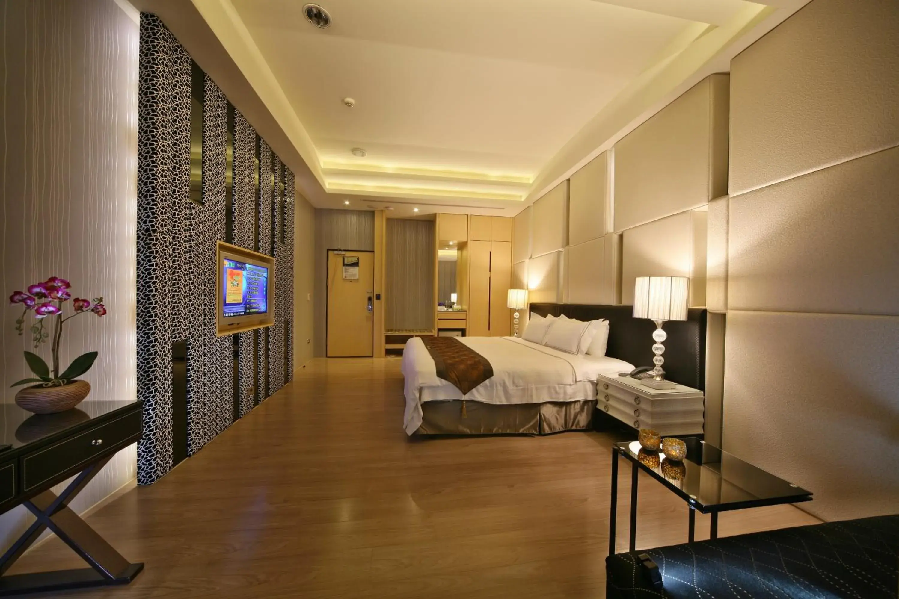 Photo of the whole room, Bed in Dubai Villa Motel