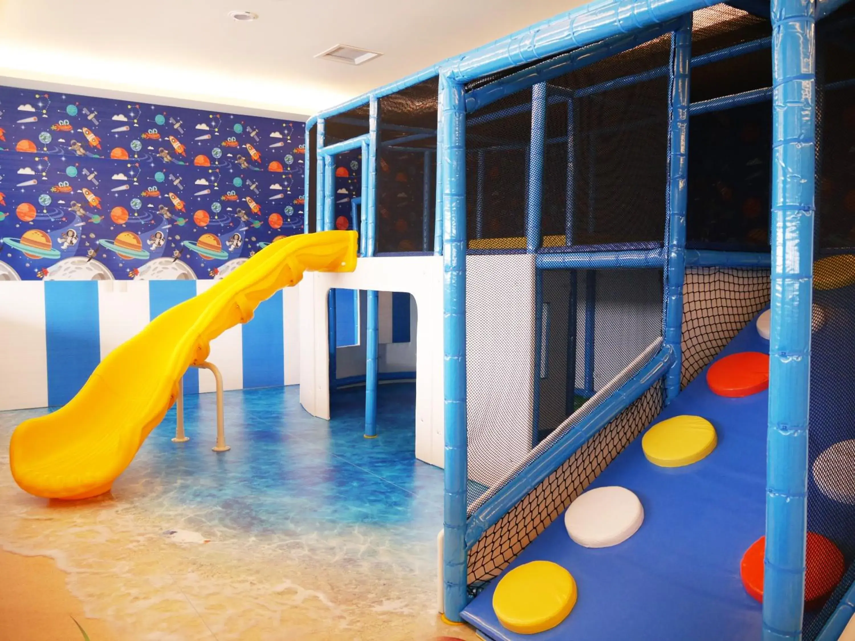 Children play ground, Kid's Club in Dubai Villa Motel