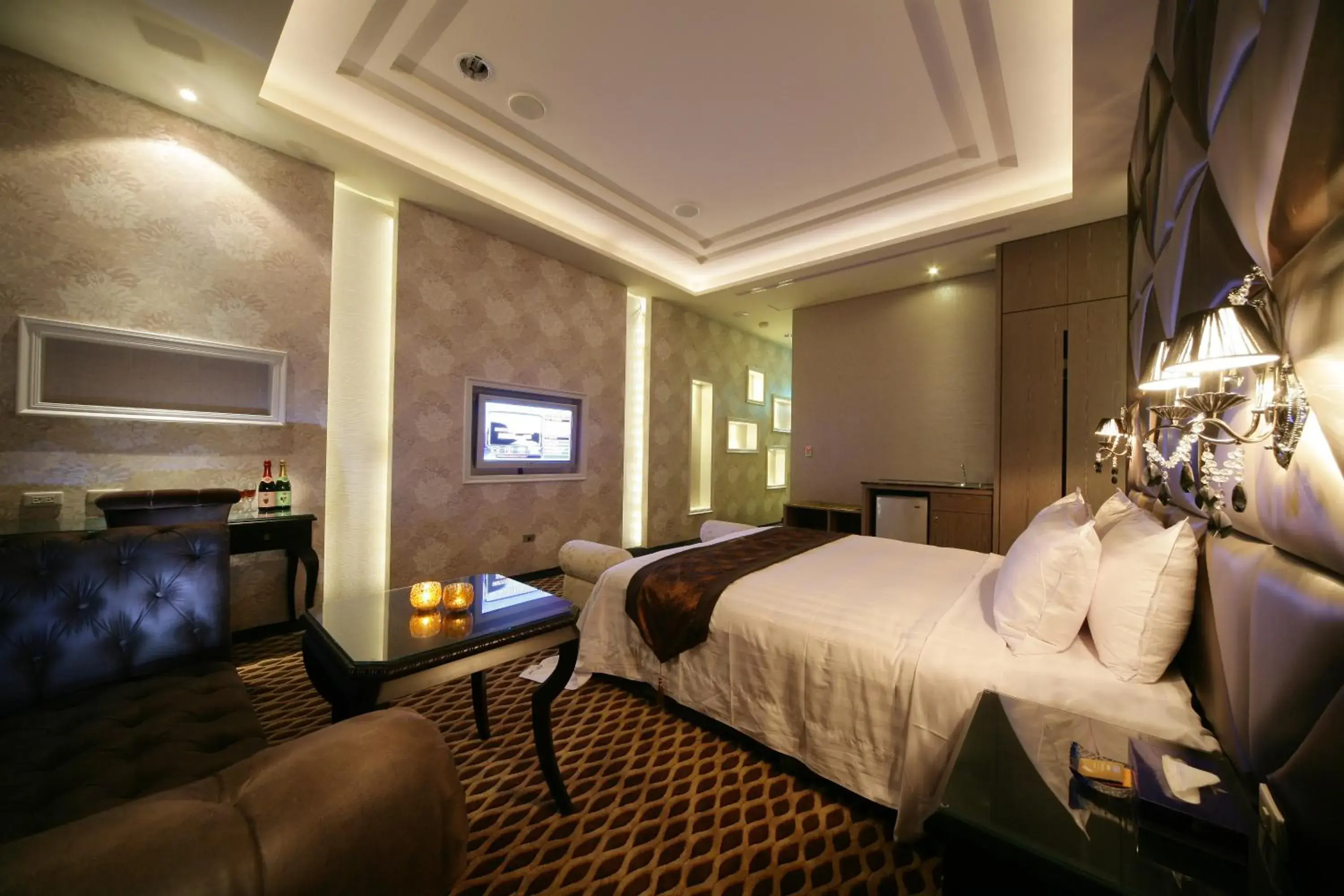 Photo of the whole room, Bed in Dubai Villa Motel