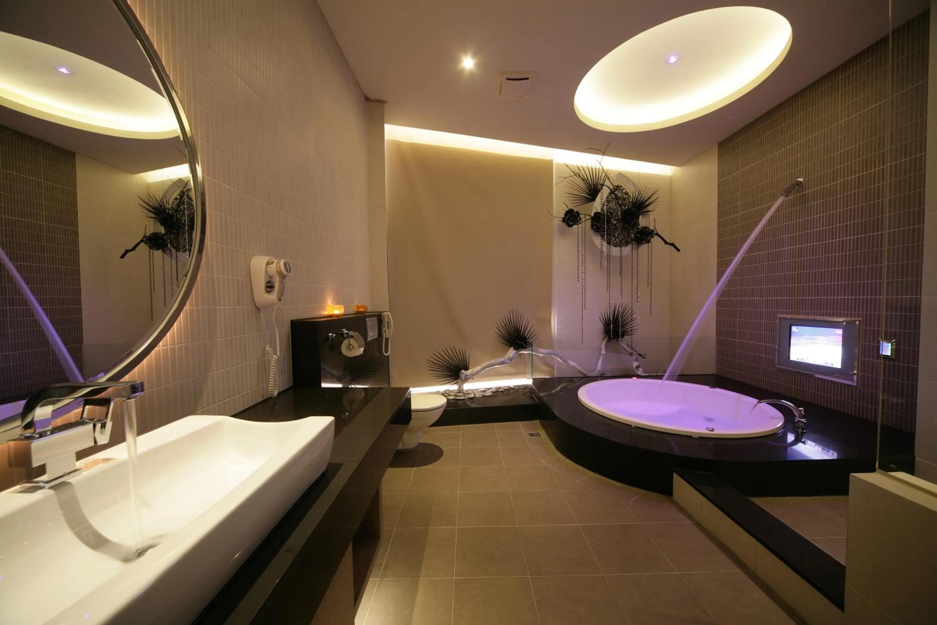 Shower in Dubai Villa Motel