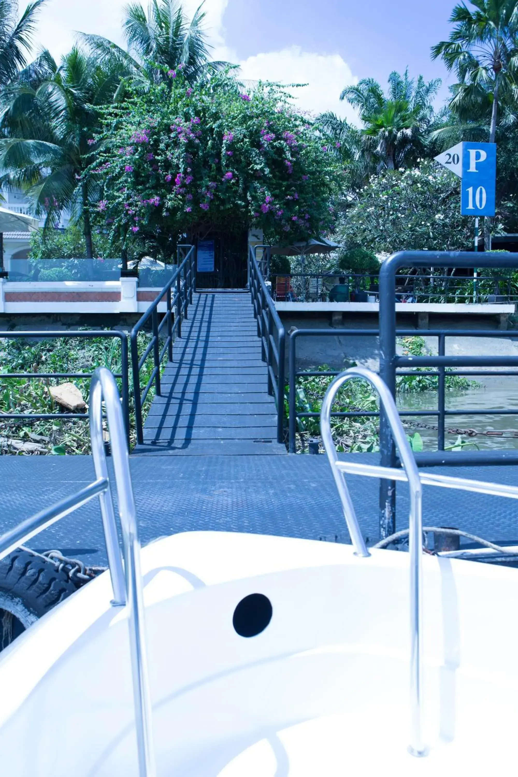 Property building in Villa Song Saigon Property building in Villa Song Saigon