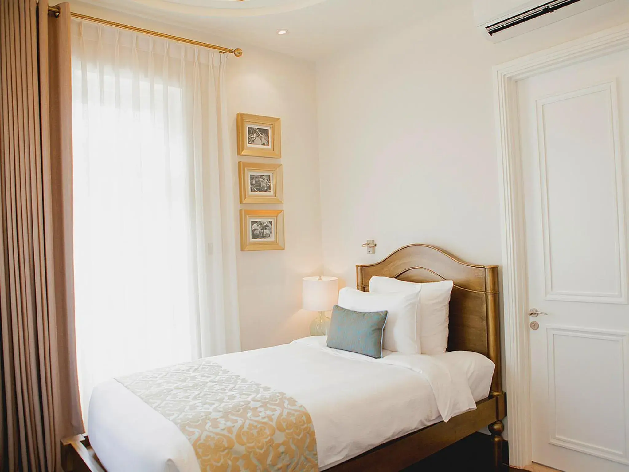 Bed in Villa Song Saigon Bed in Villa Song Saigon