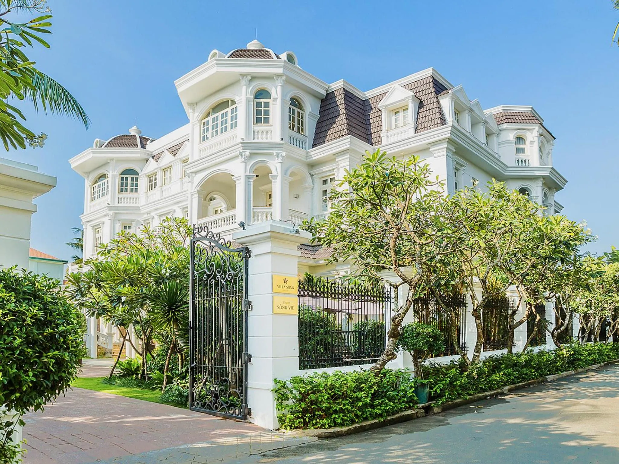 Property building in Villa Song Saigon