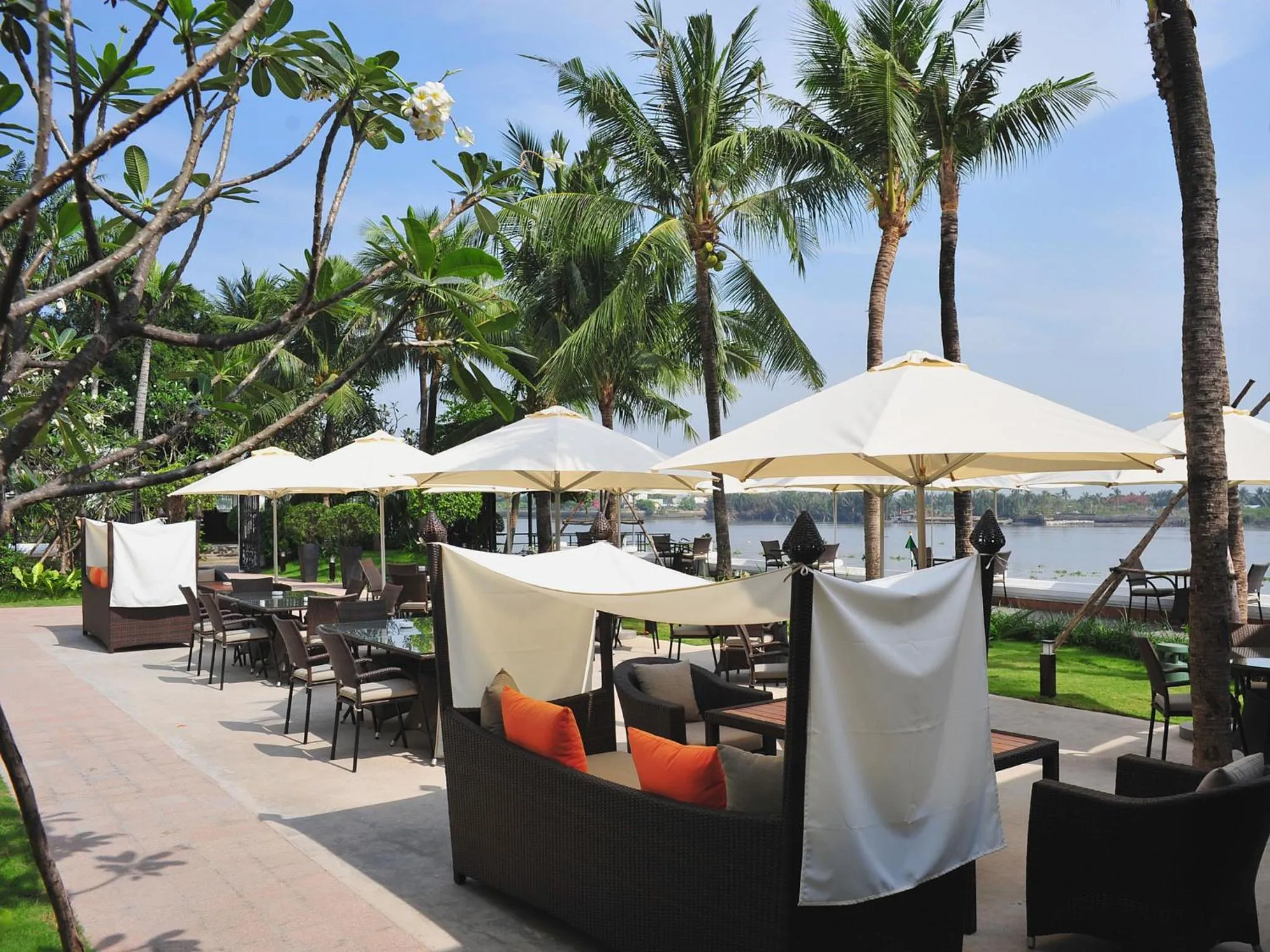 Restaurant/places to eat in Villa Song Saigon