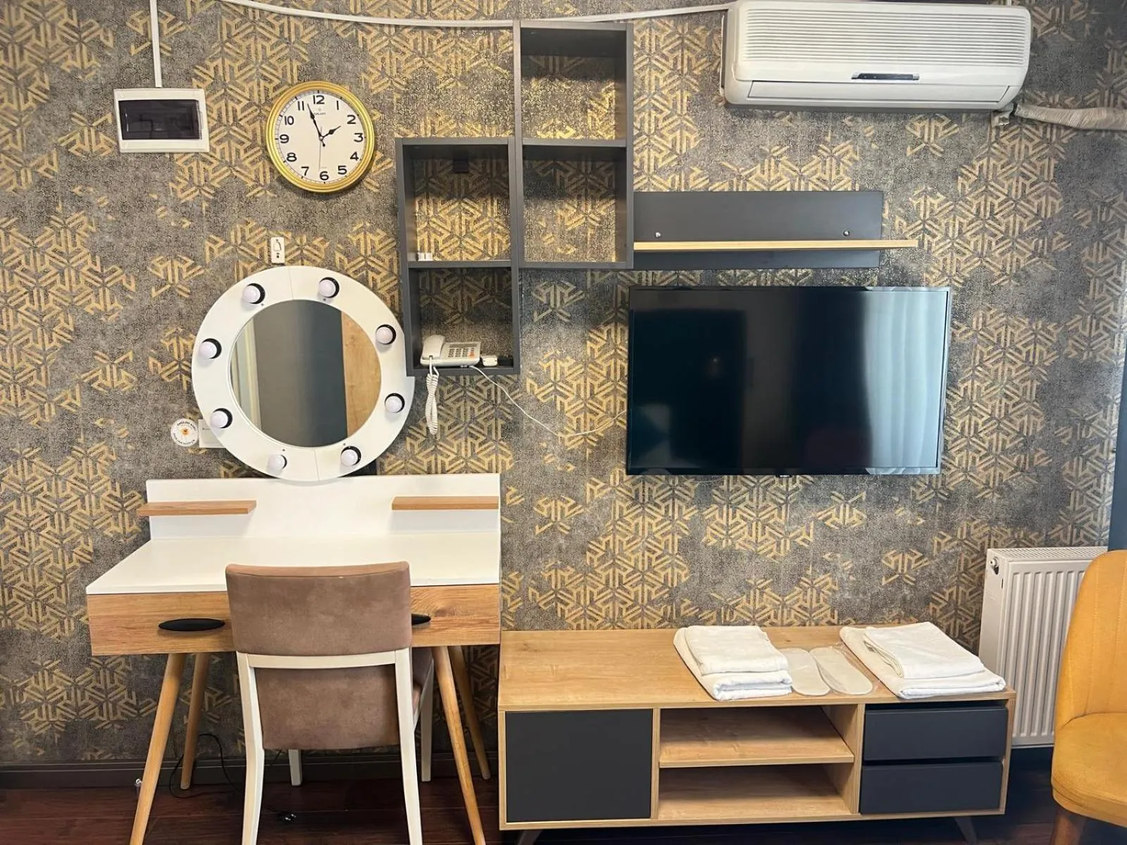 TV and multimedia in Middle Village