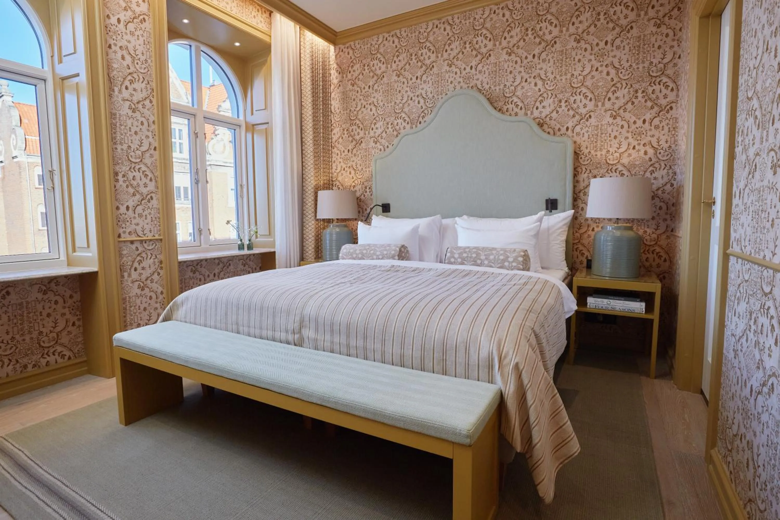 Deluxe Junior Suite in Henriks Hotel