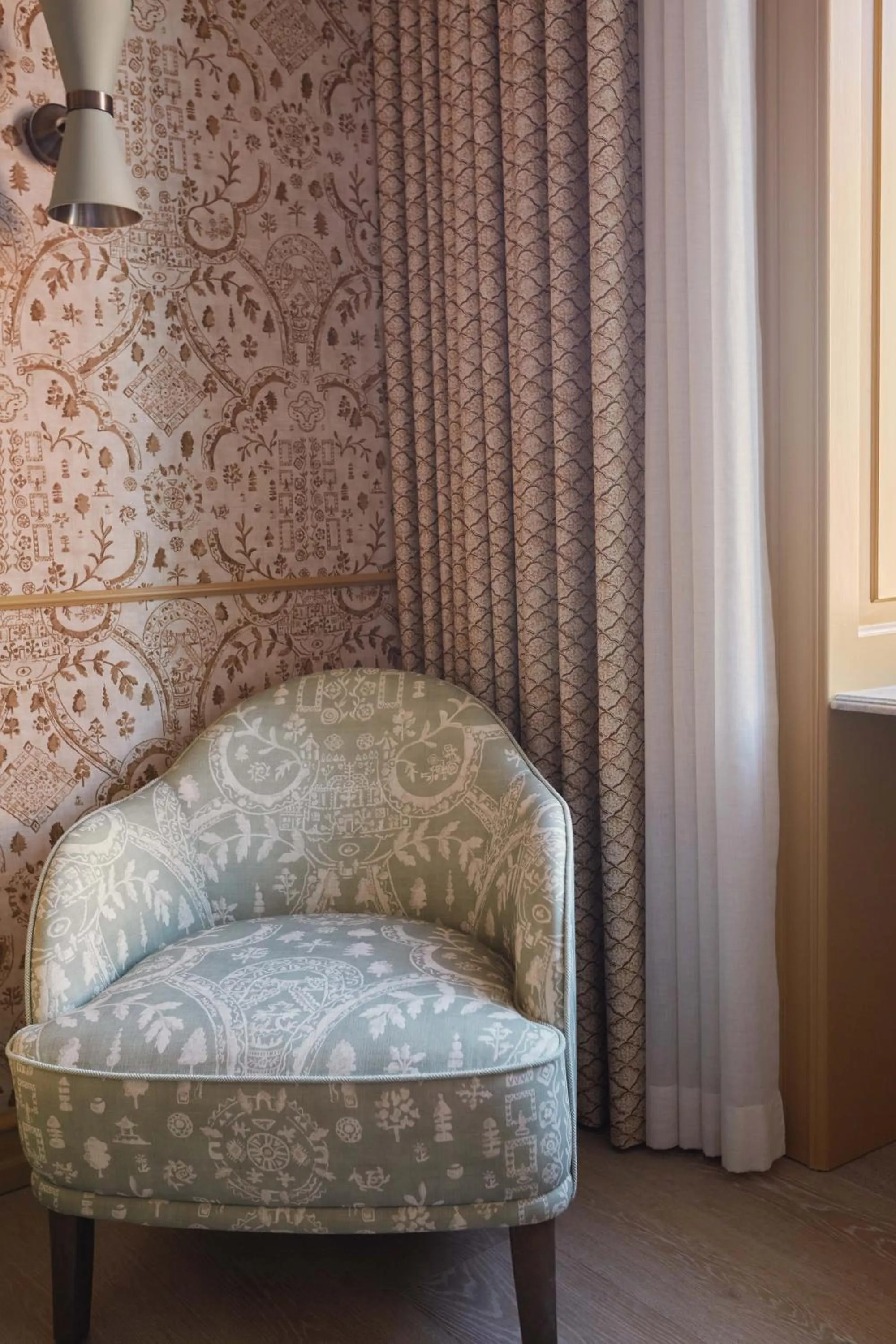 Bed in Henriks Hotel