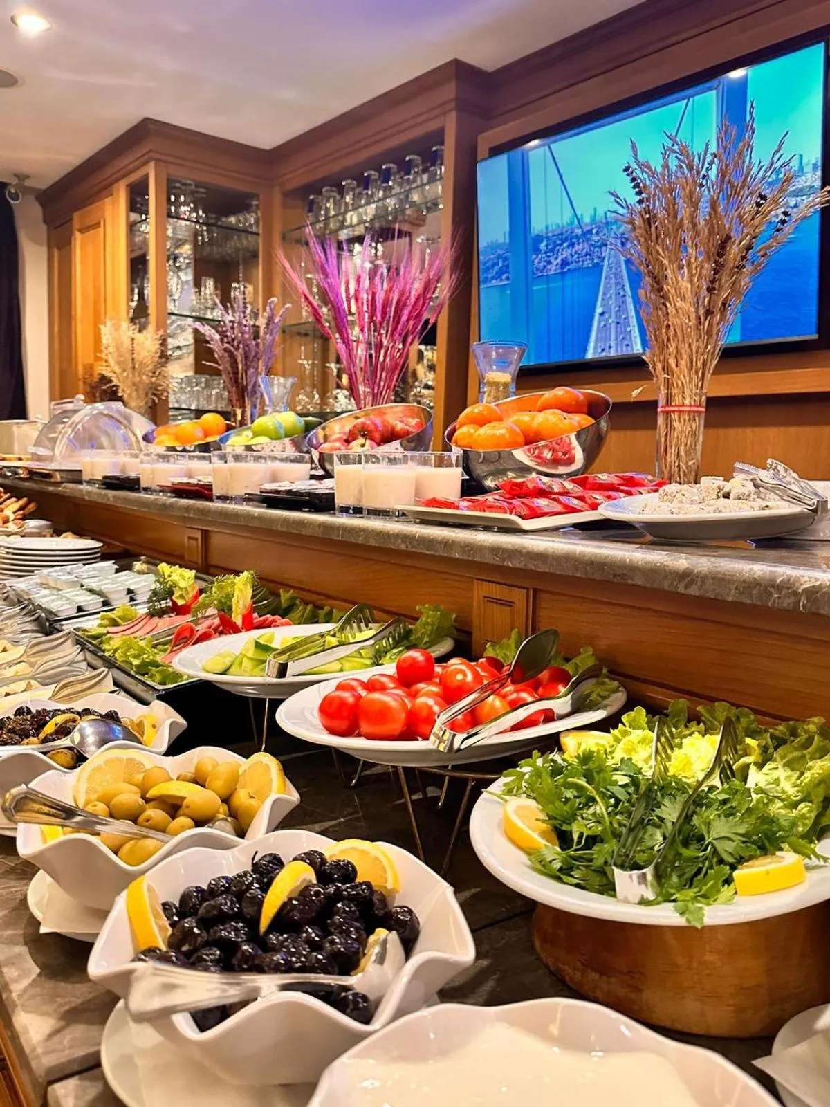 Restaurant/places to eat in GLK PREMIER Acropol Suites & Spa