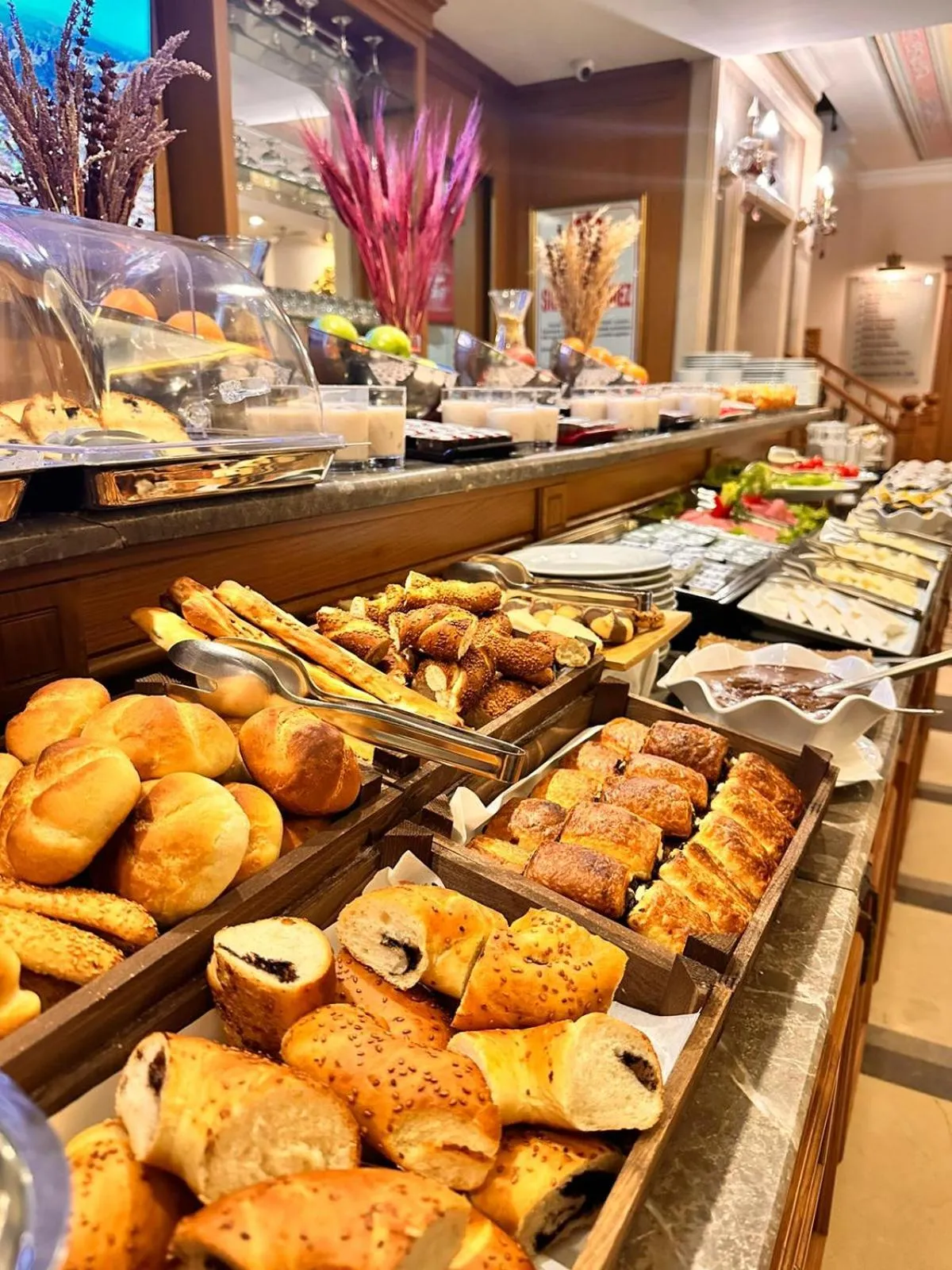 Restaurant/places to eat in GLK PREMIER Acropol Suites & Spa