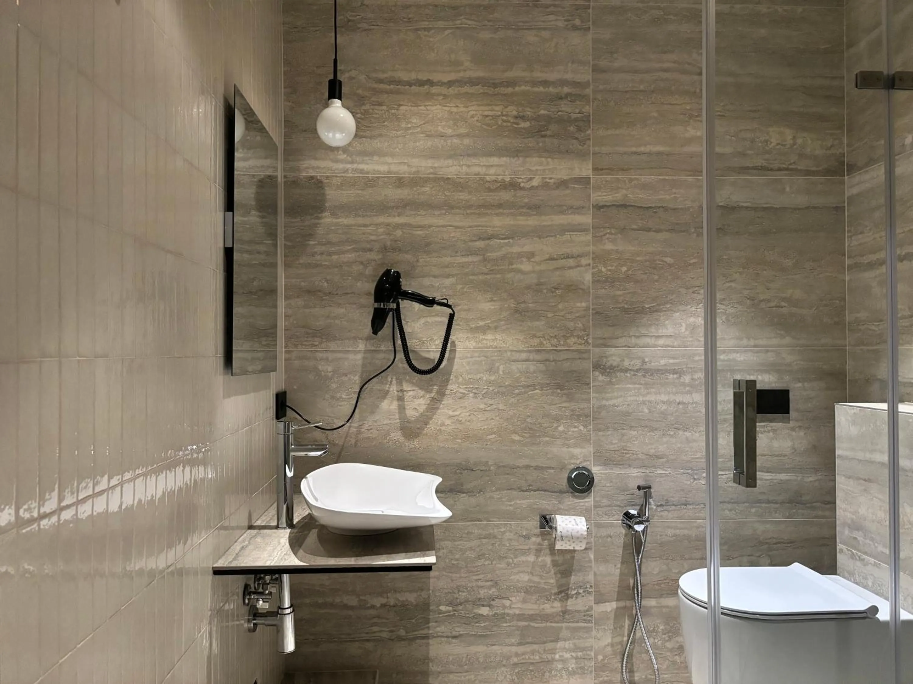 Shower in AV Hotel Milano