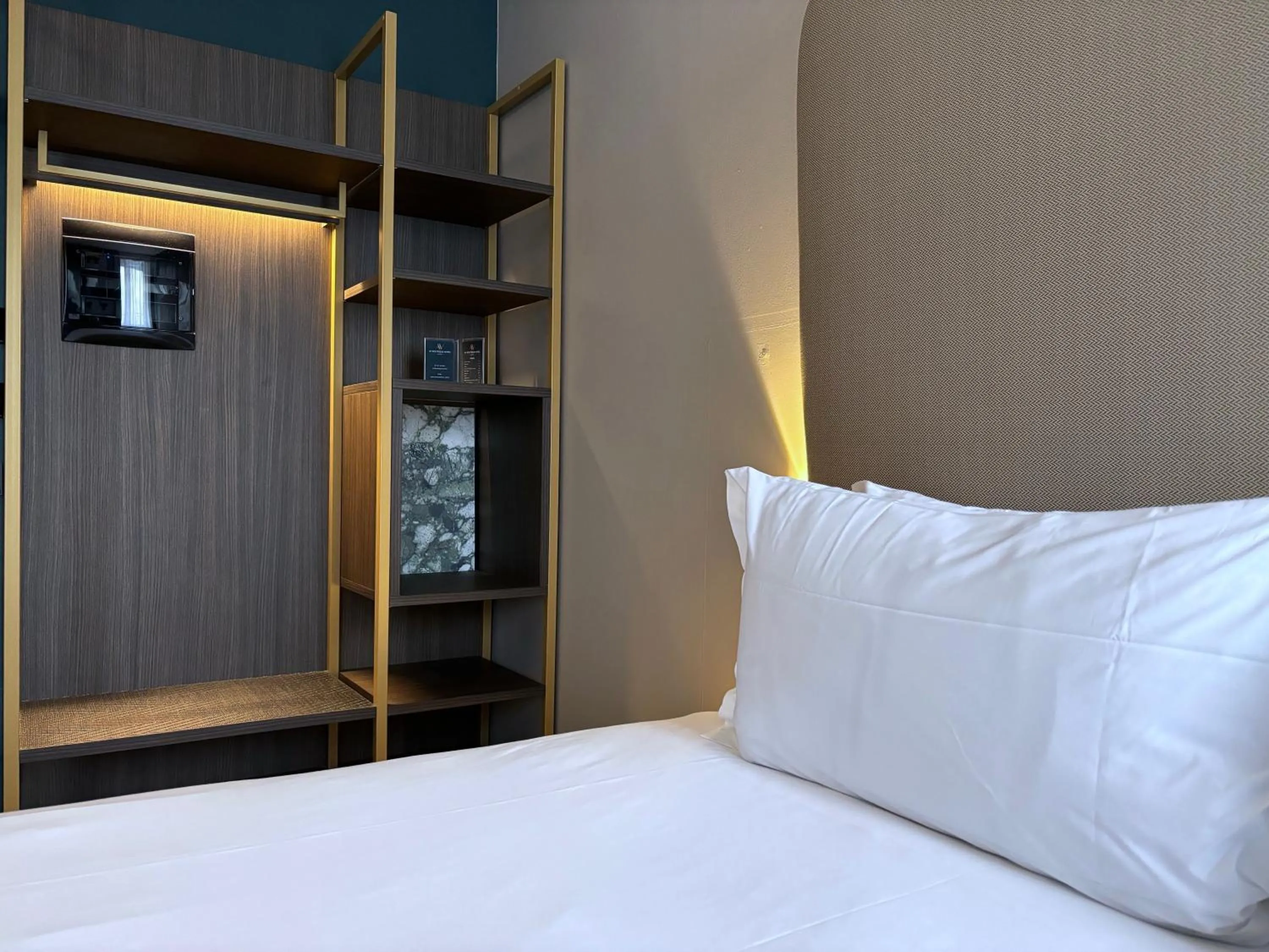Bedroom, Bed in AV Hotel Milano