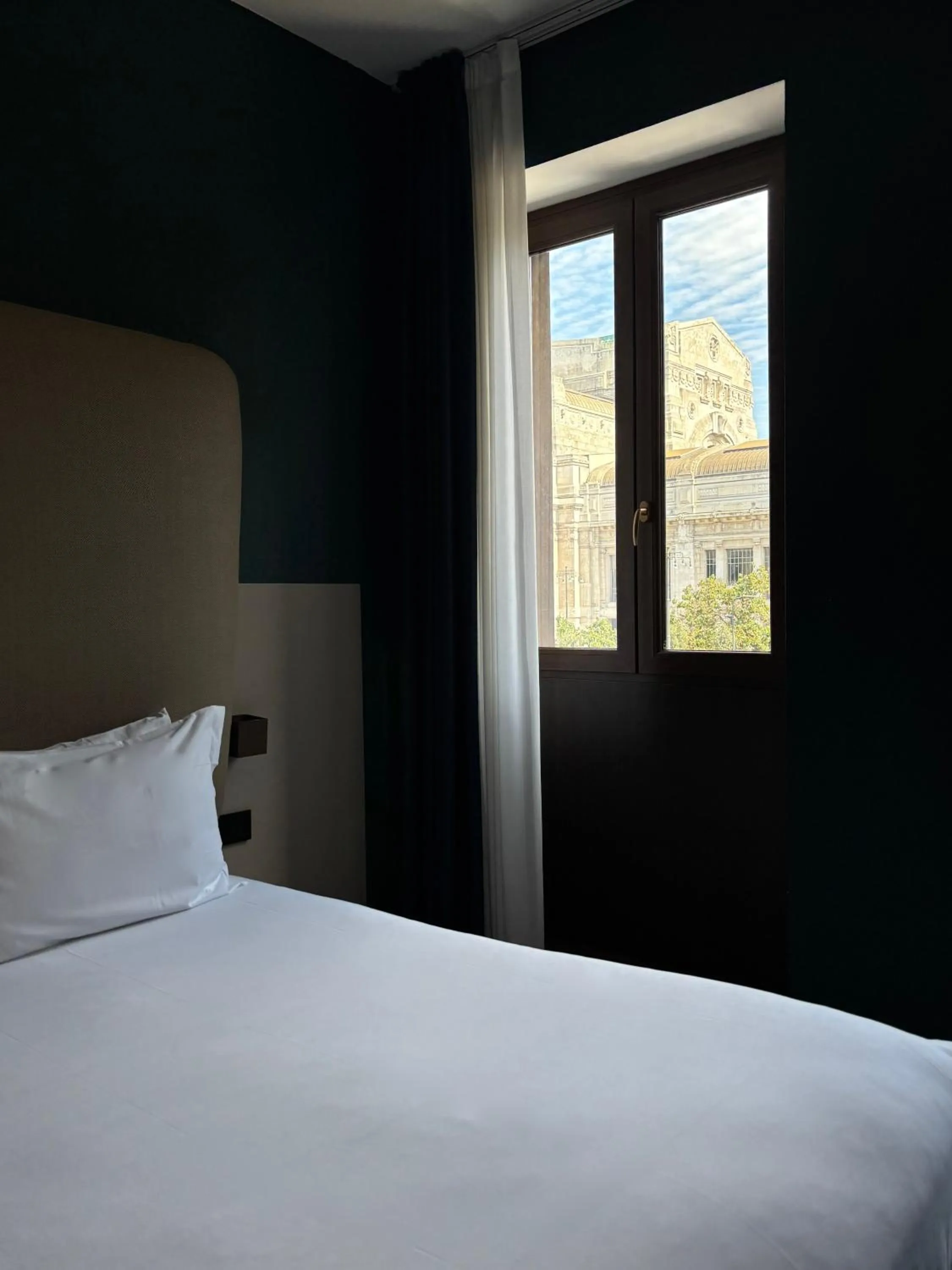 View (from property/room), Bed in AV Hotel Milano
