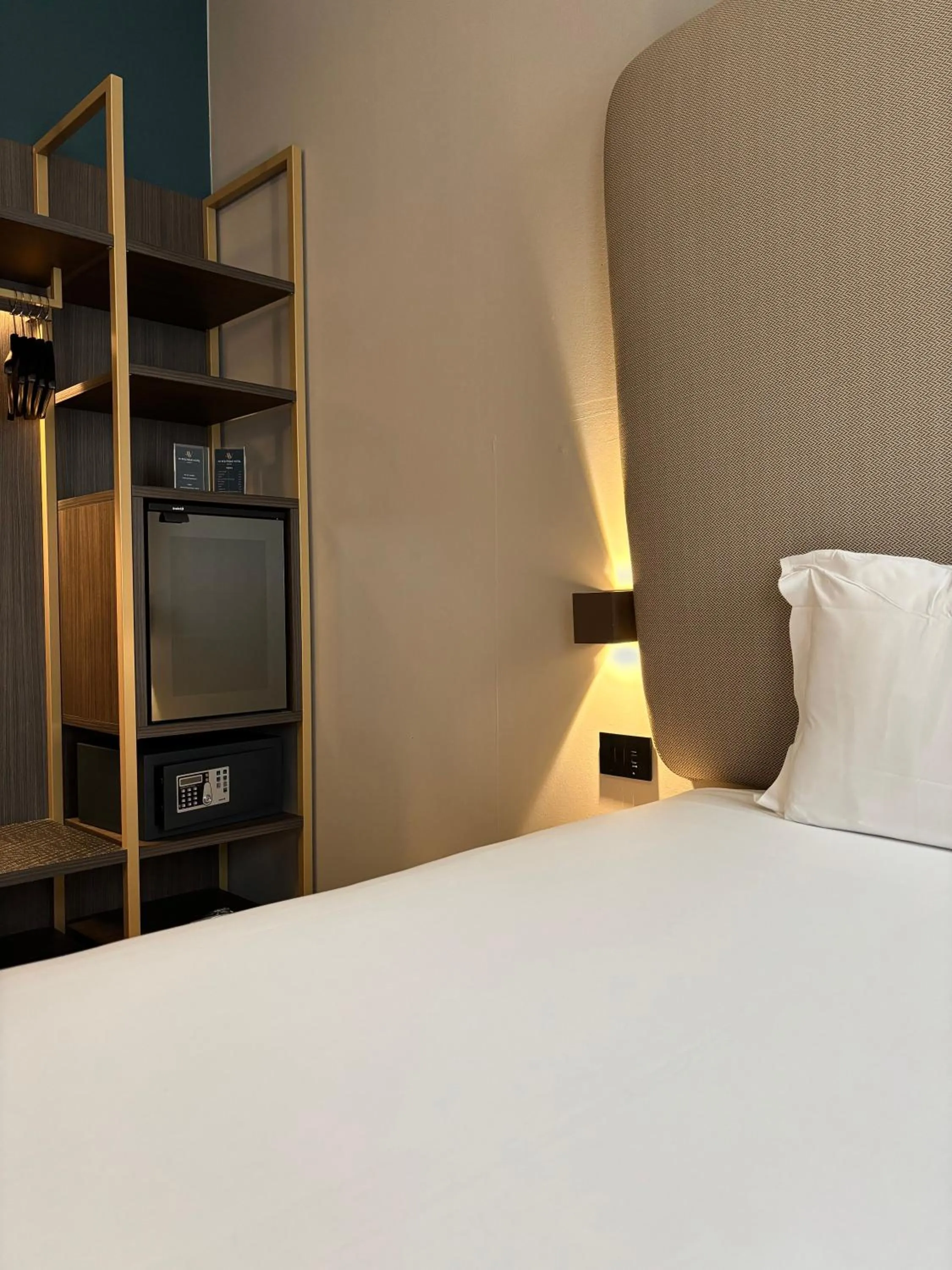 Bed in AV Hotel Milano