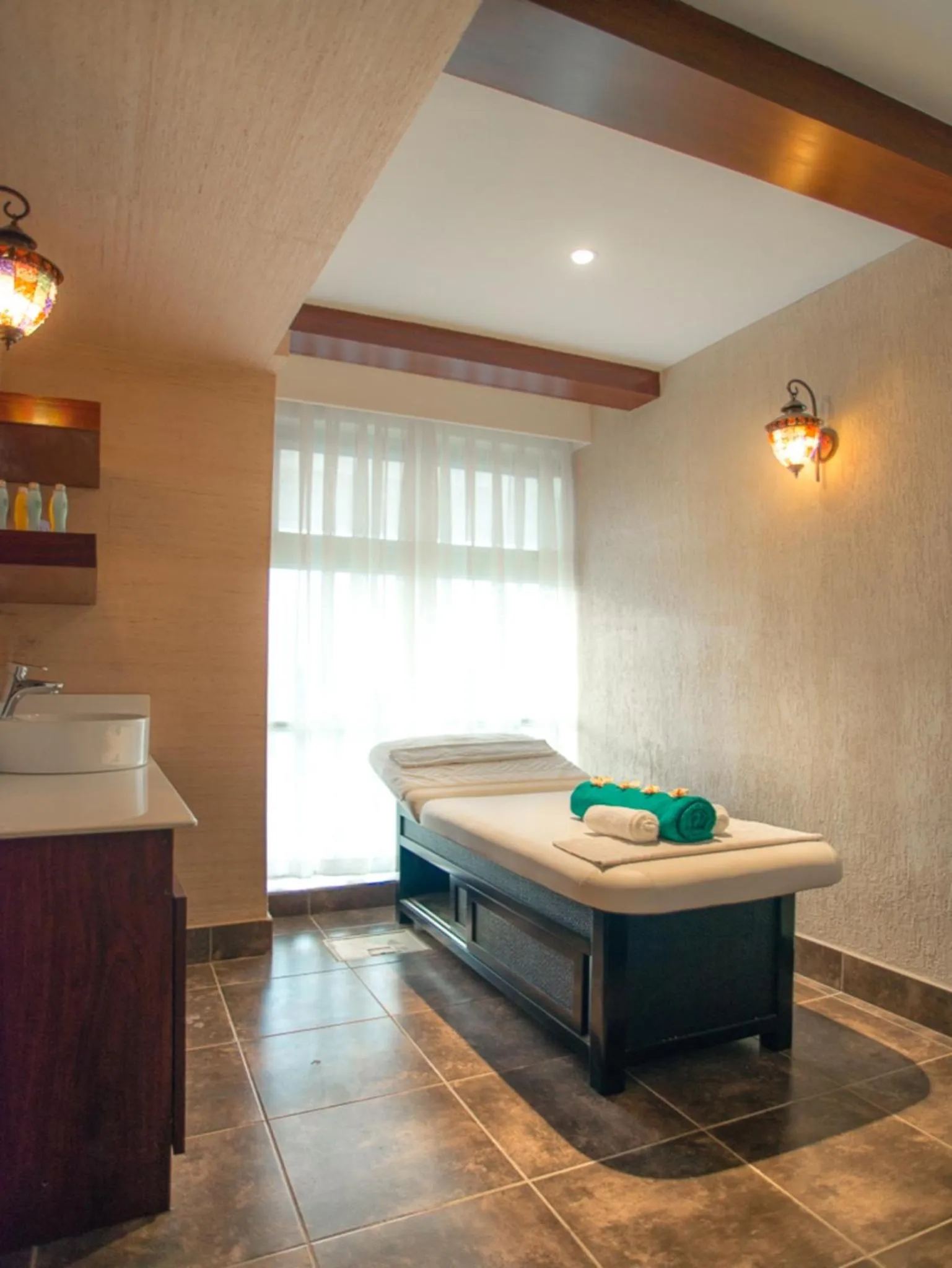 Massage in Cloud Hotel & Suites